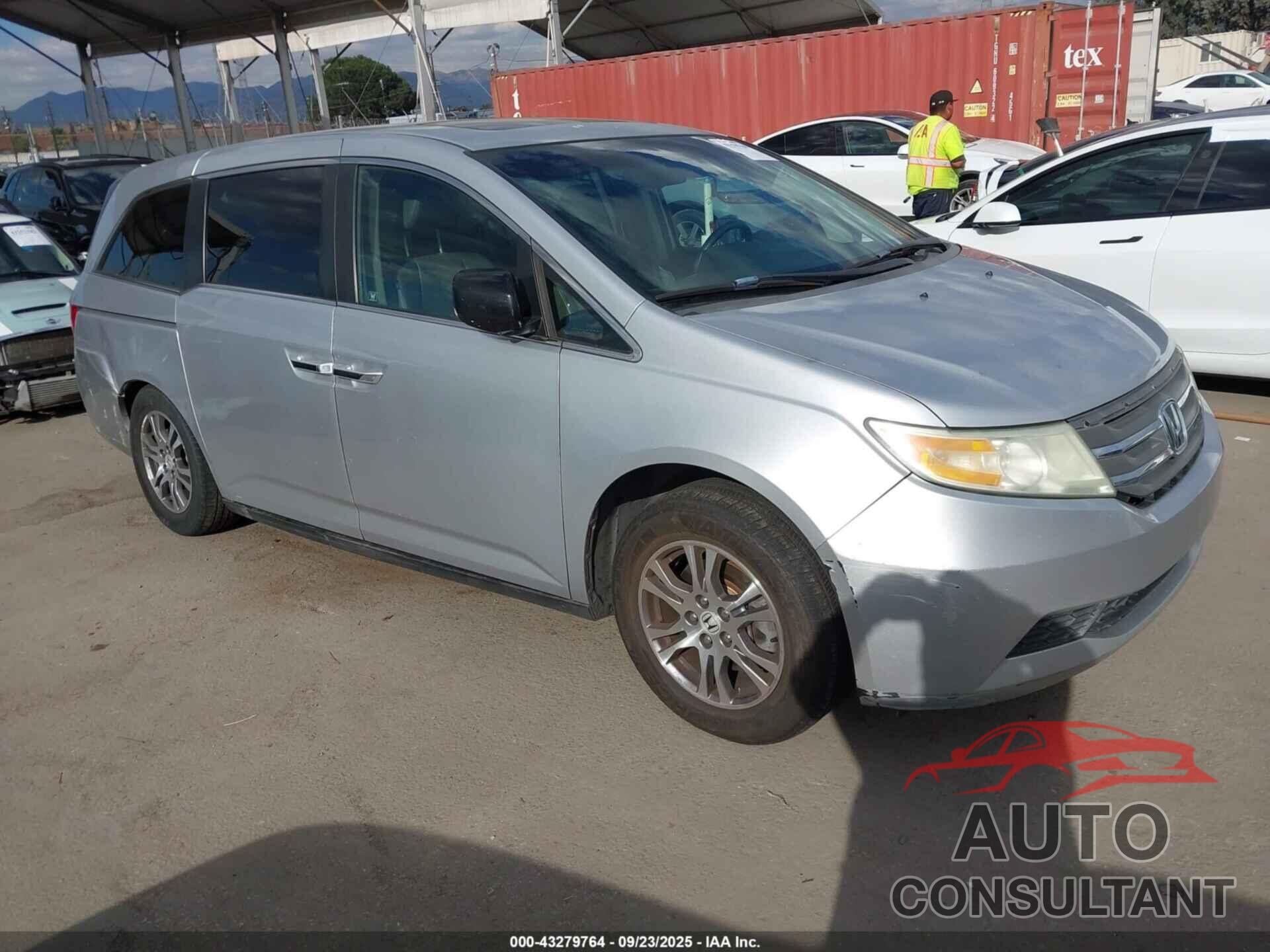 HONDA ODYSSEY 2011 - 5FNRL5H68BB009067