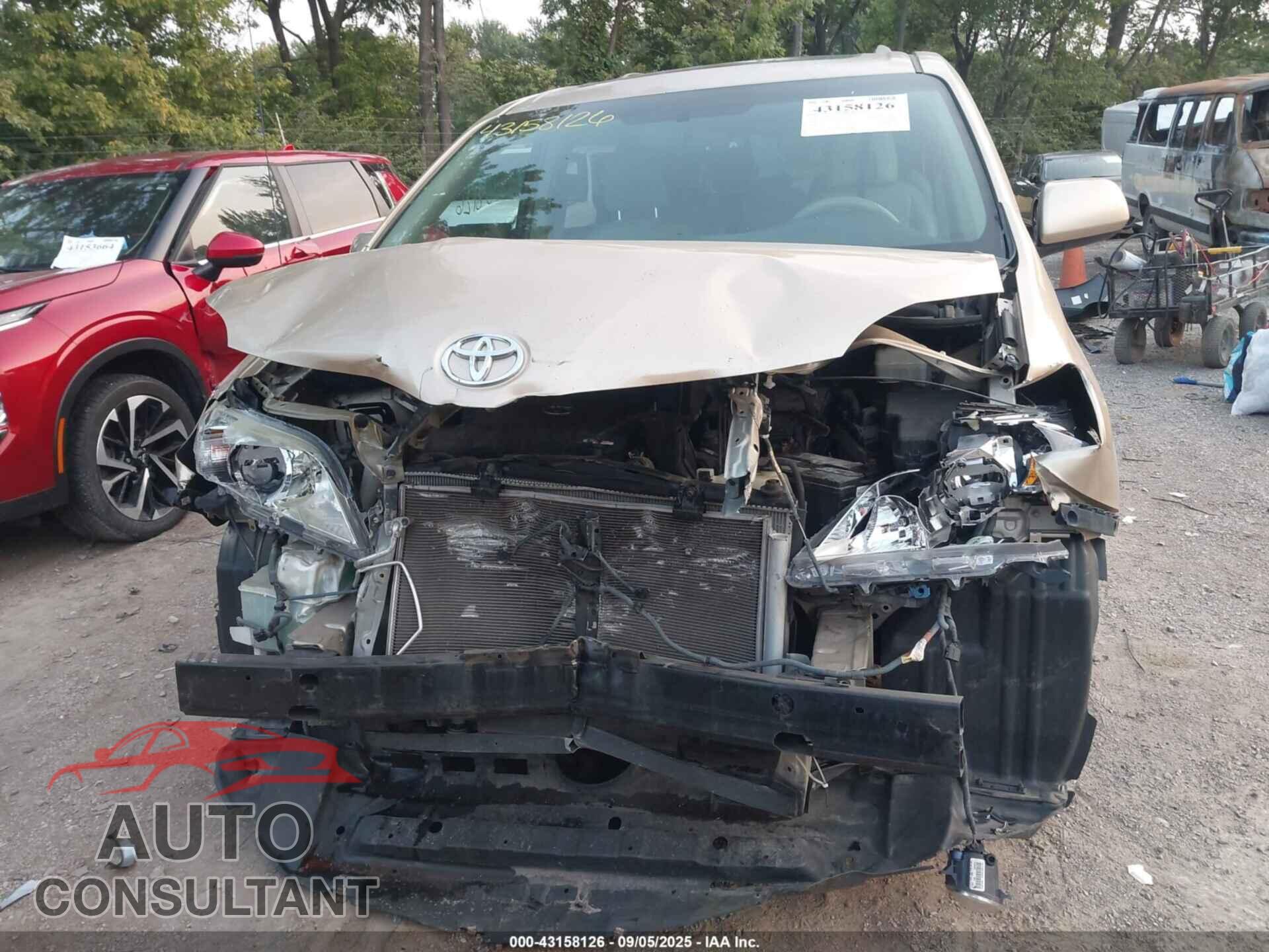 TOYOTA SIENNA 2011 - 5TDYK3DC2BS045525
