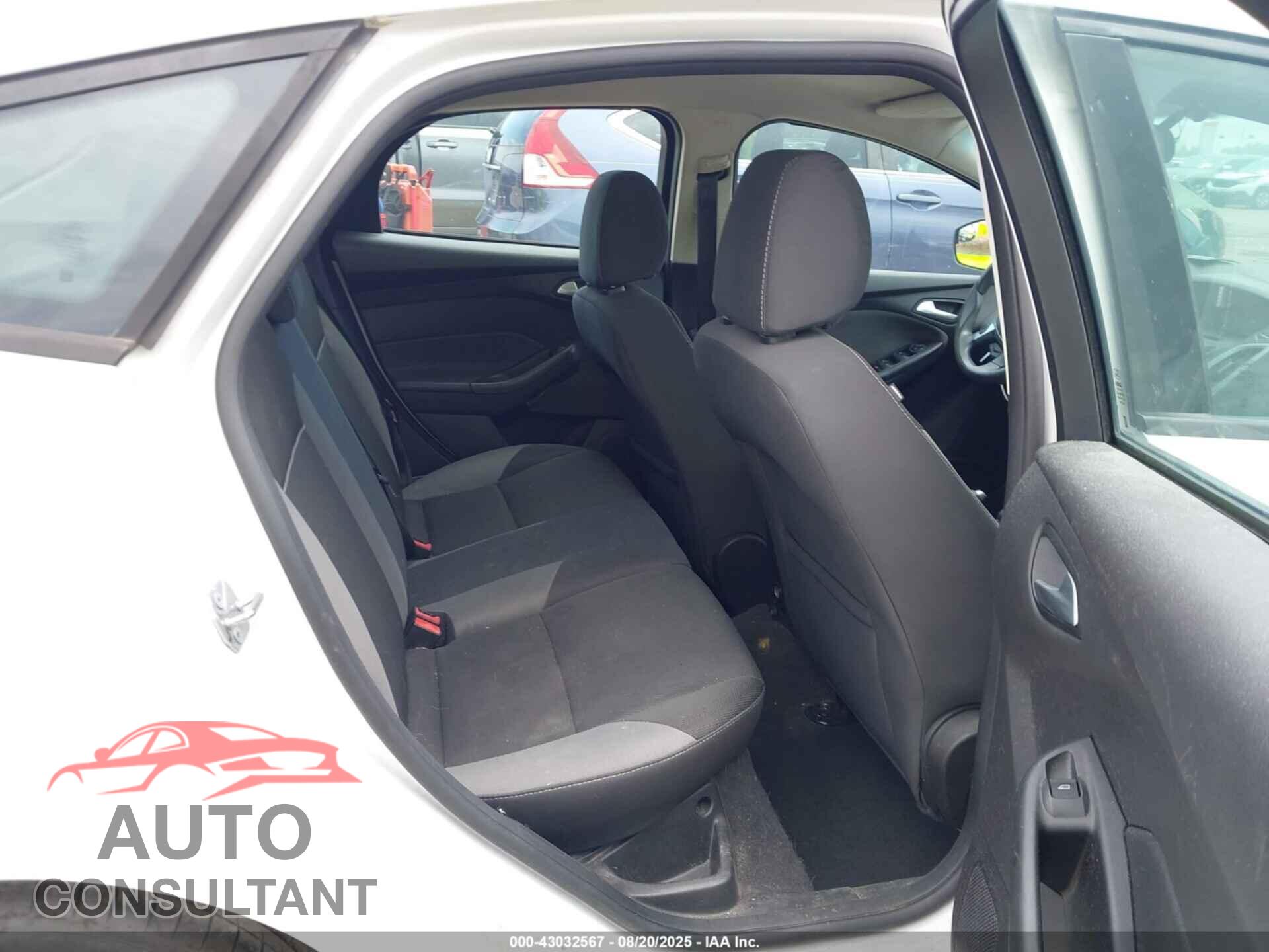 FORD FOCUS 2014 - 1FADP3K27EL393181