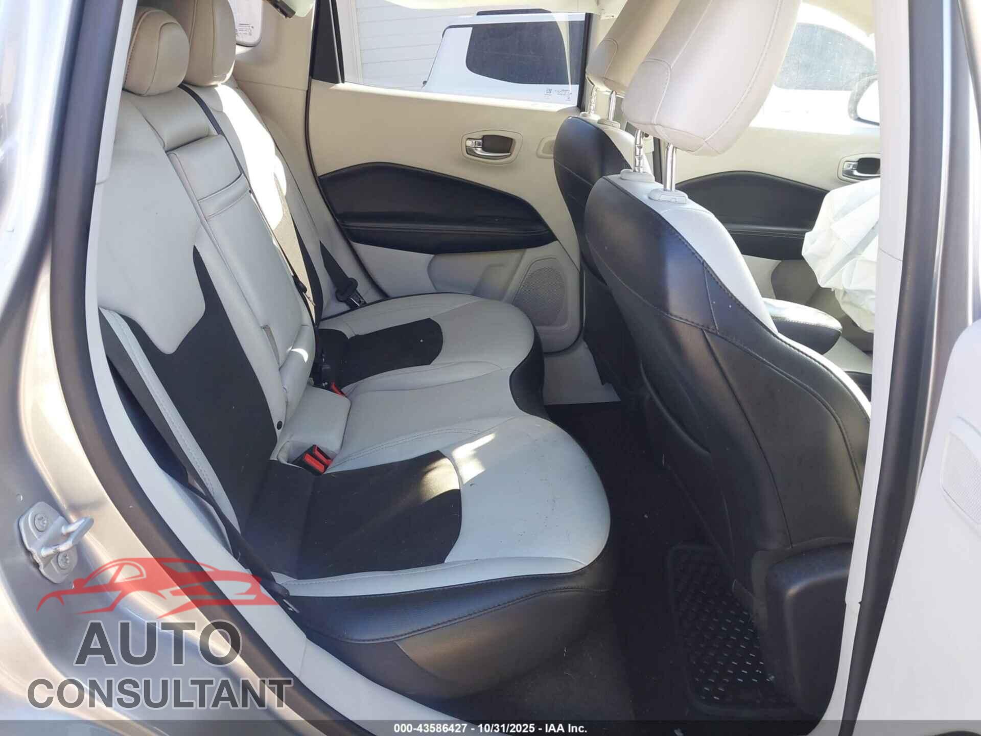 JEEP COMPASS 2019 - 3C4NJDBB6KT671879