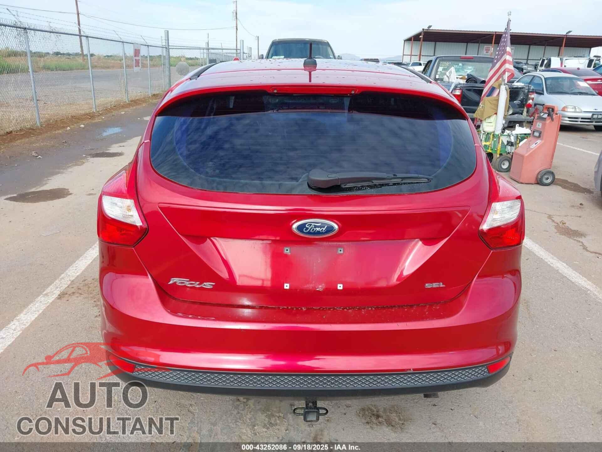 FORD FOCUS 2012 - 1FAHP3M27CL209630
