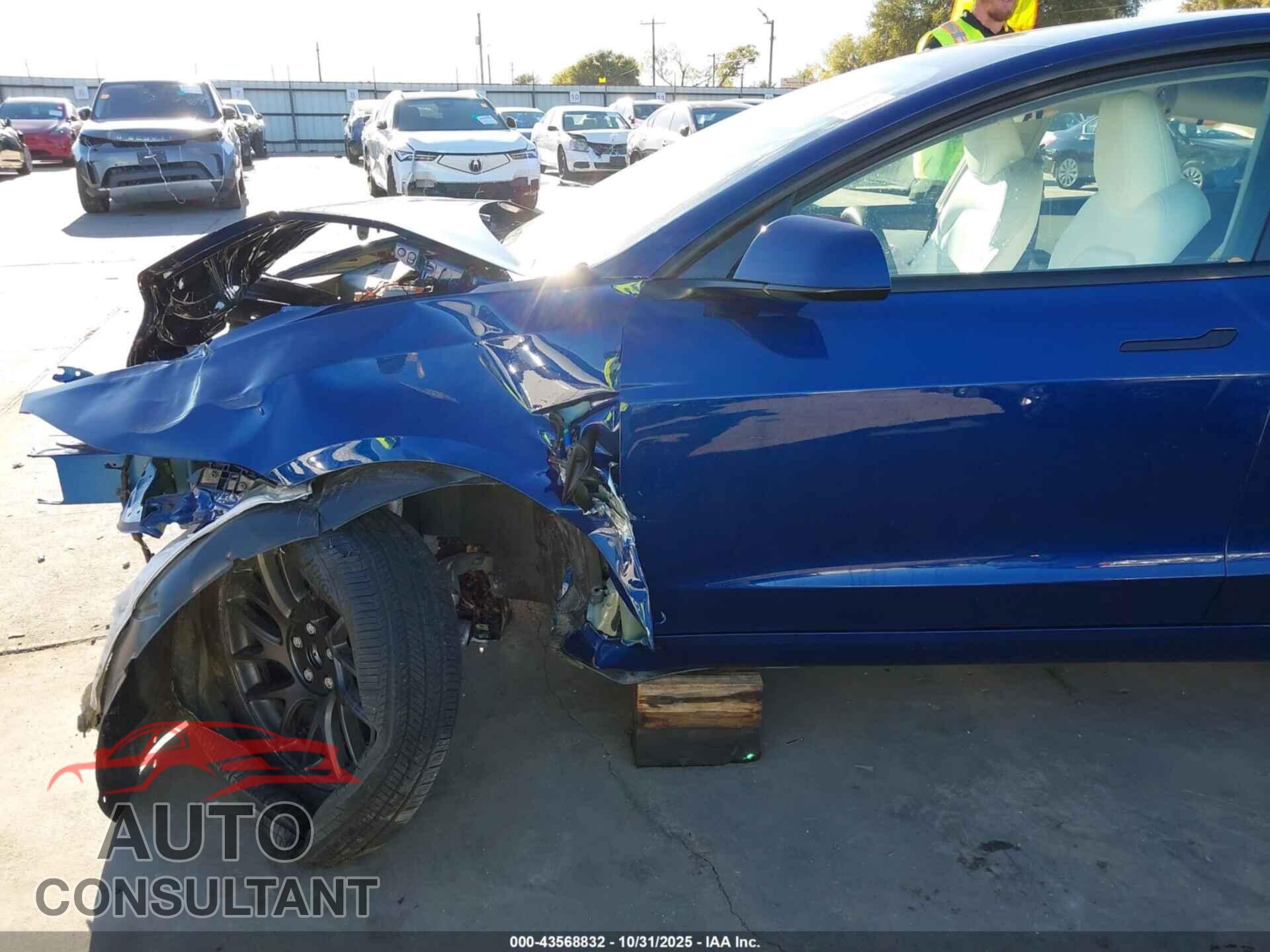 TESLA MODEL 3 2025 - 5YJ3E1EA4SF045775