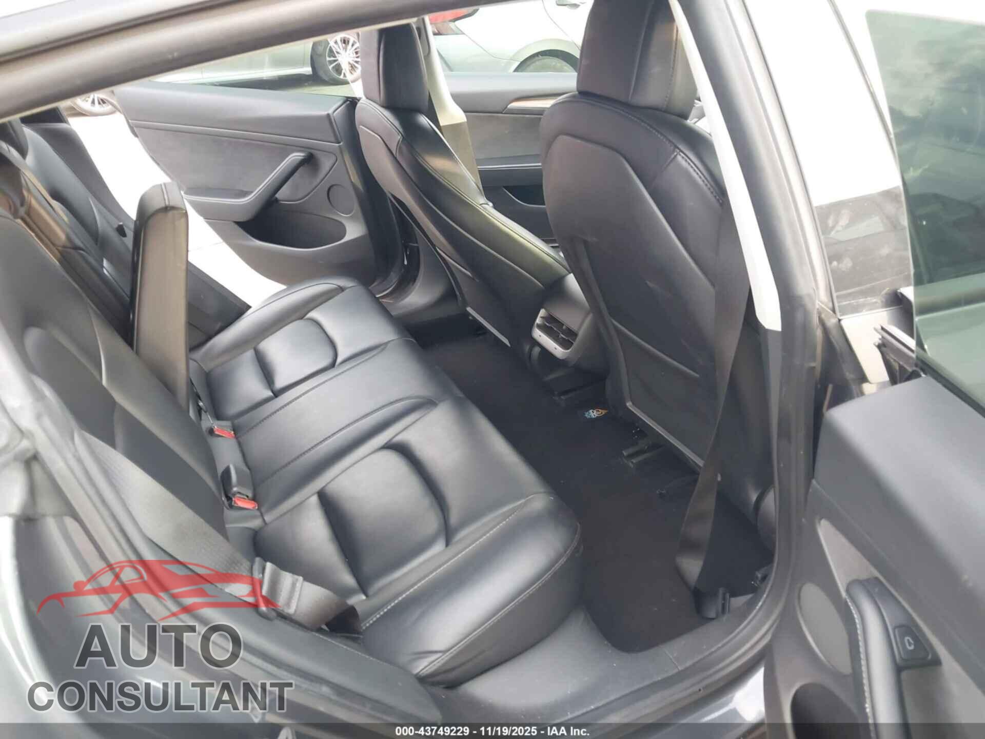 TESLA MODEL 3 2022 - 5YJ3E1EB0NF186565