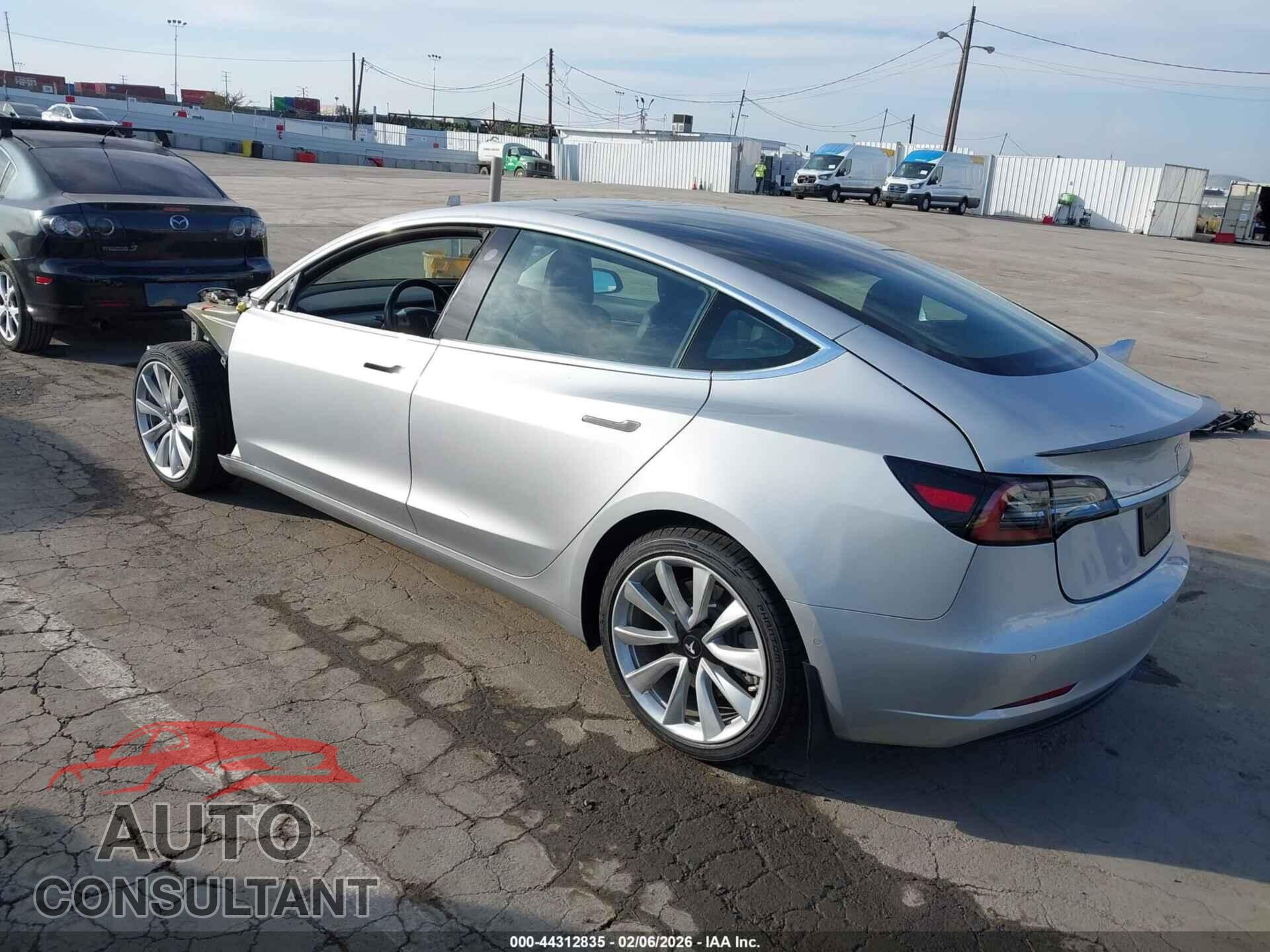 TESLA MODEL 3 2018 - 5YJ3E1EA0JF098892