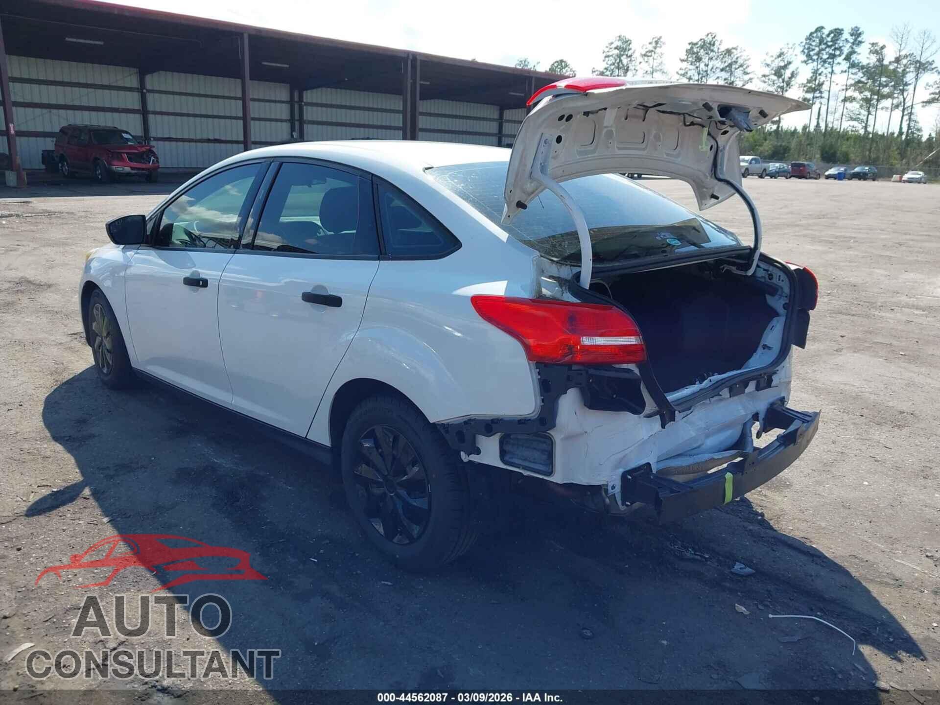 FORD FOCUS 2017 - 1FADP3E23HL346004