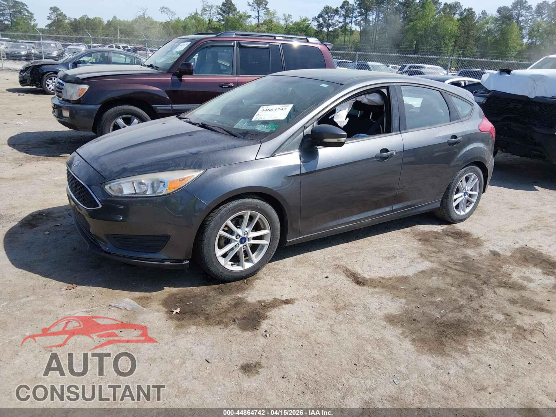 FORD FOCUS 2017 - 1FADP3K28HL331647