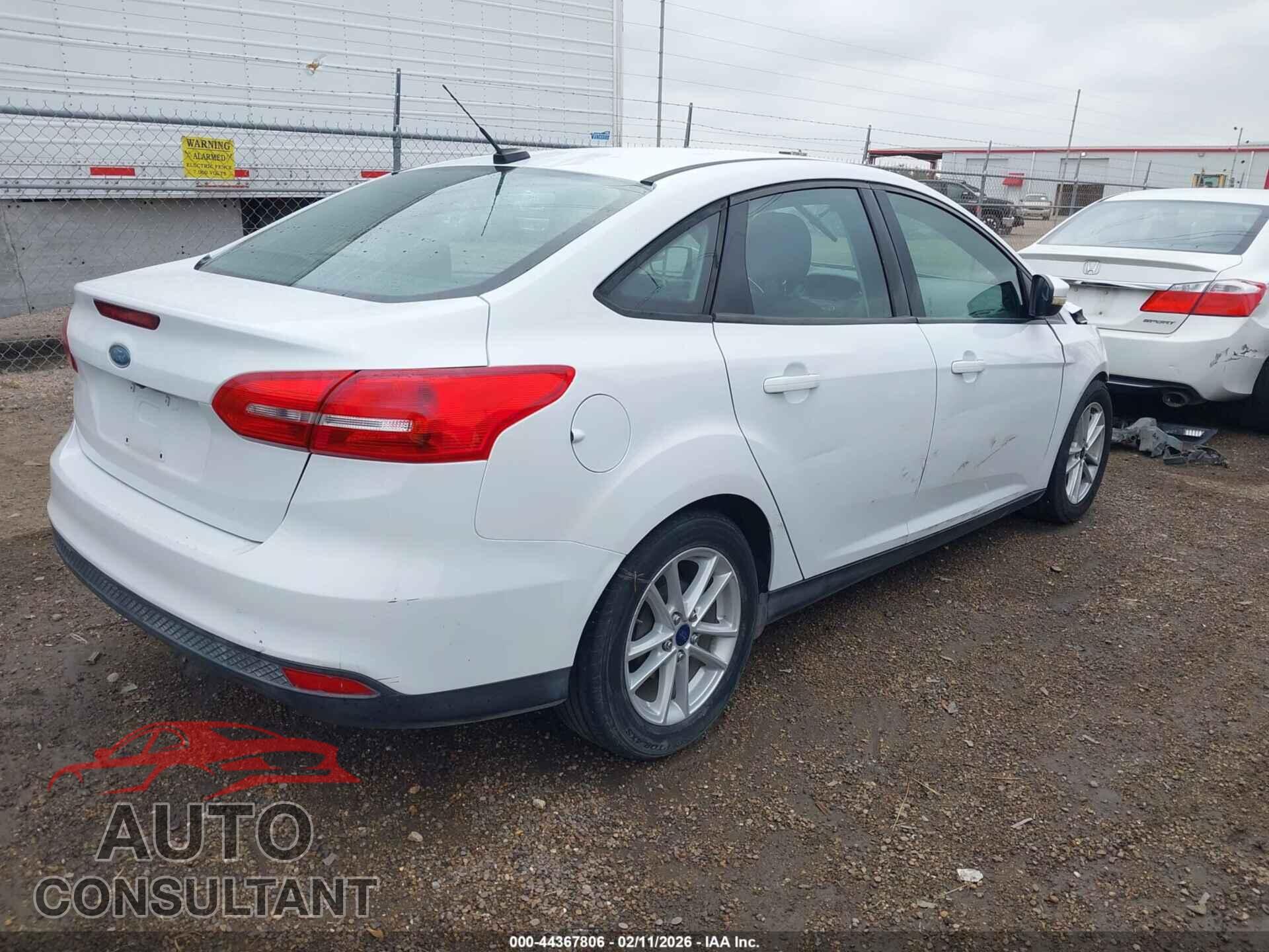 FORD FOCUS 2017 - 1FADP3F22HL347708