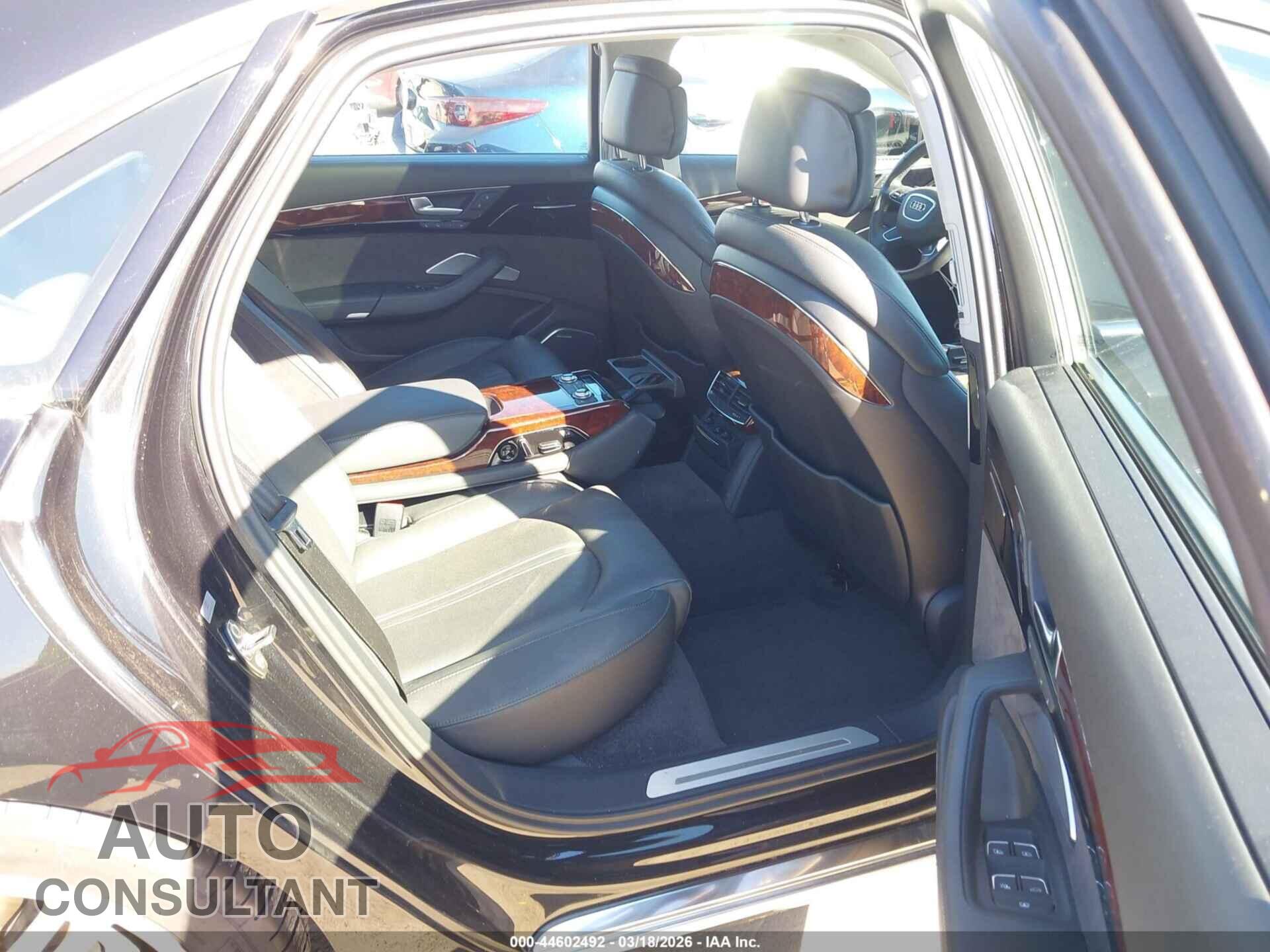 AUDI A8 L 2011 - WAURVAFD6BN021771