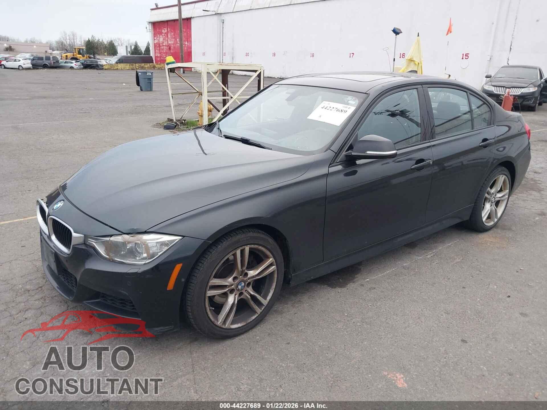 BMW 328I 2013 - WBA3B3C57DF541675