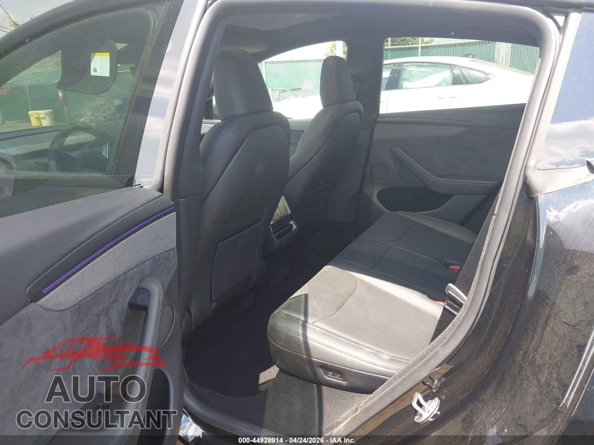 TESLA MODEL Y 2026 - 7SAYGDED1TA664458