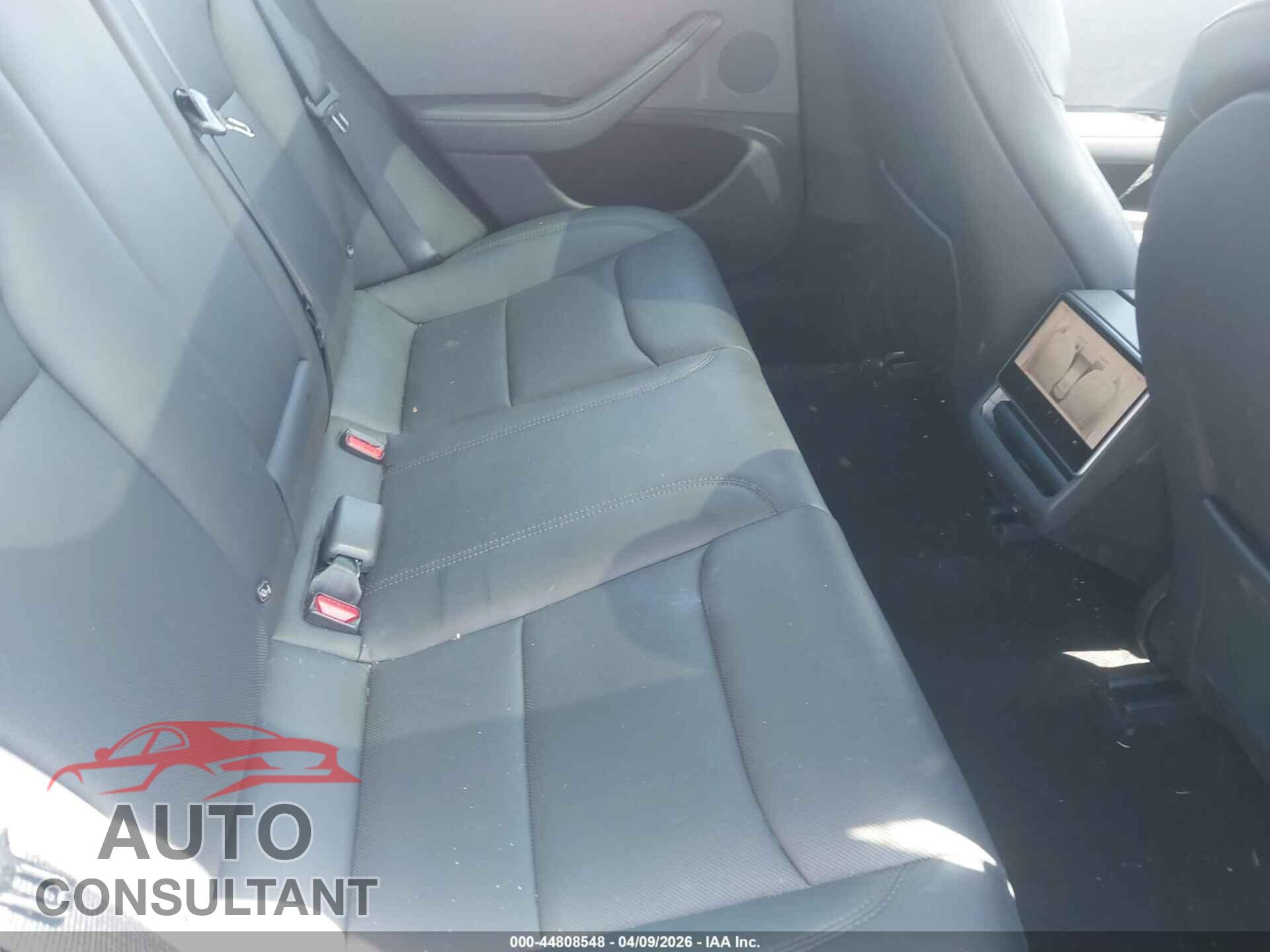 TESLA MODEL 3 2024 - 5YJ3E1EA7RF766568