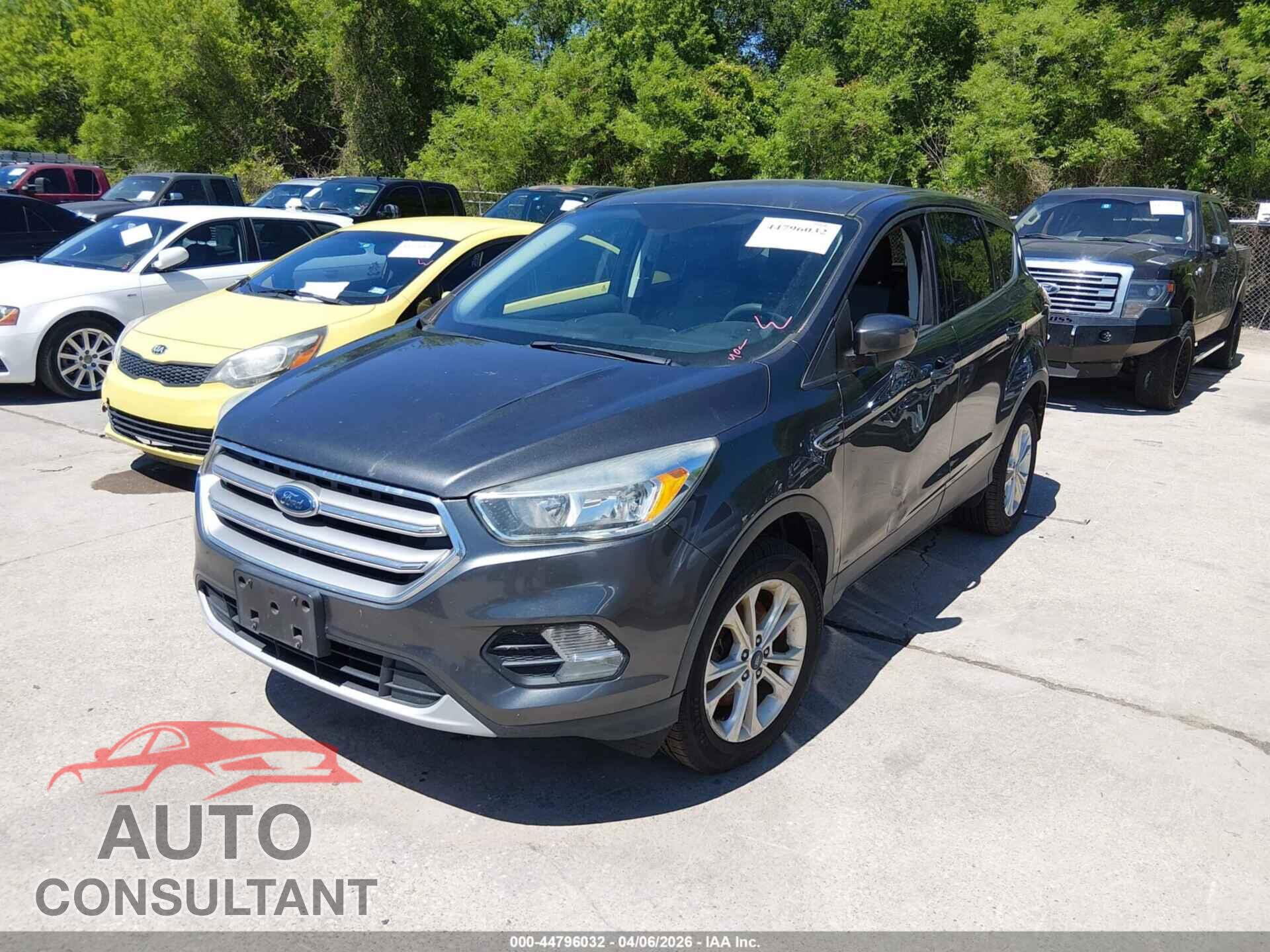 FORD ESCAPE 2017 - 1FMCU9GD8HUC96383