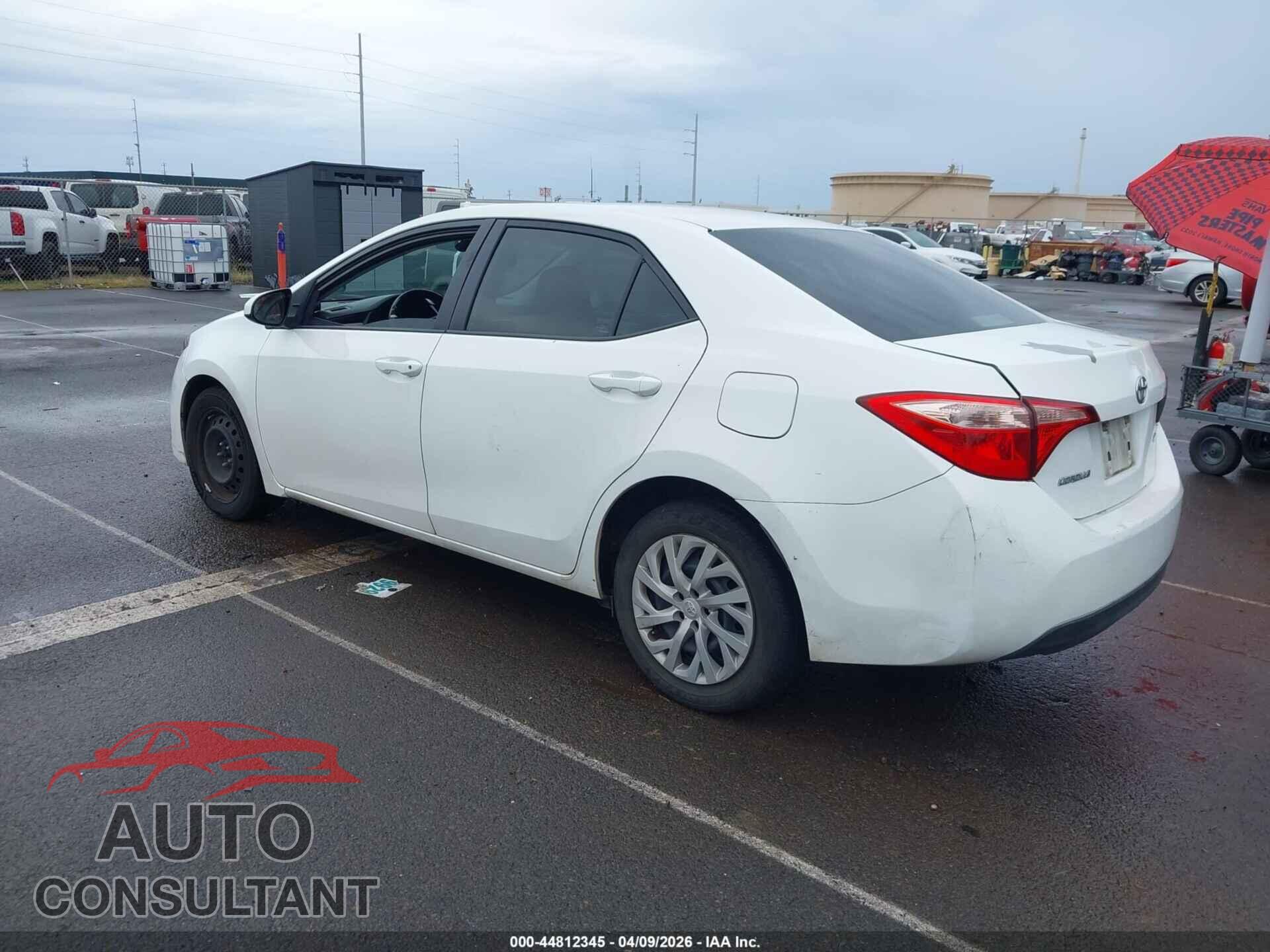 TOYOTA COROLLA 2017 - 5YFBURHE4HP587810