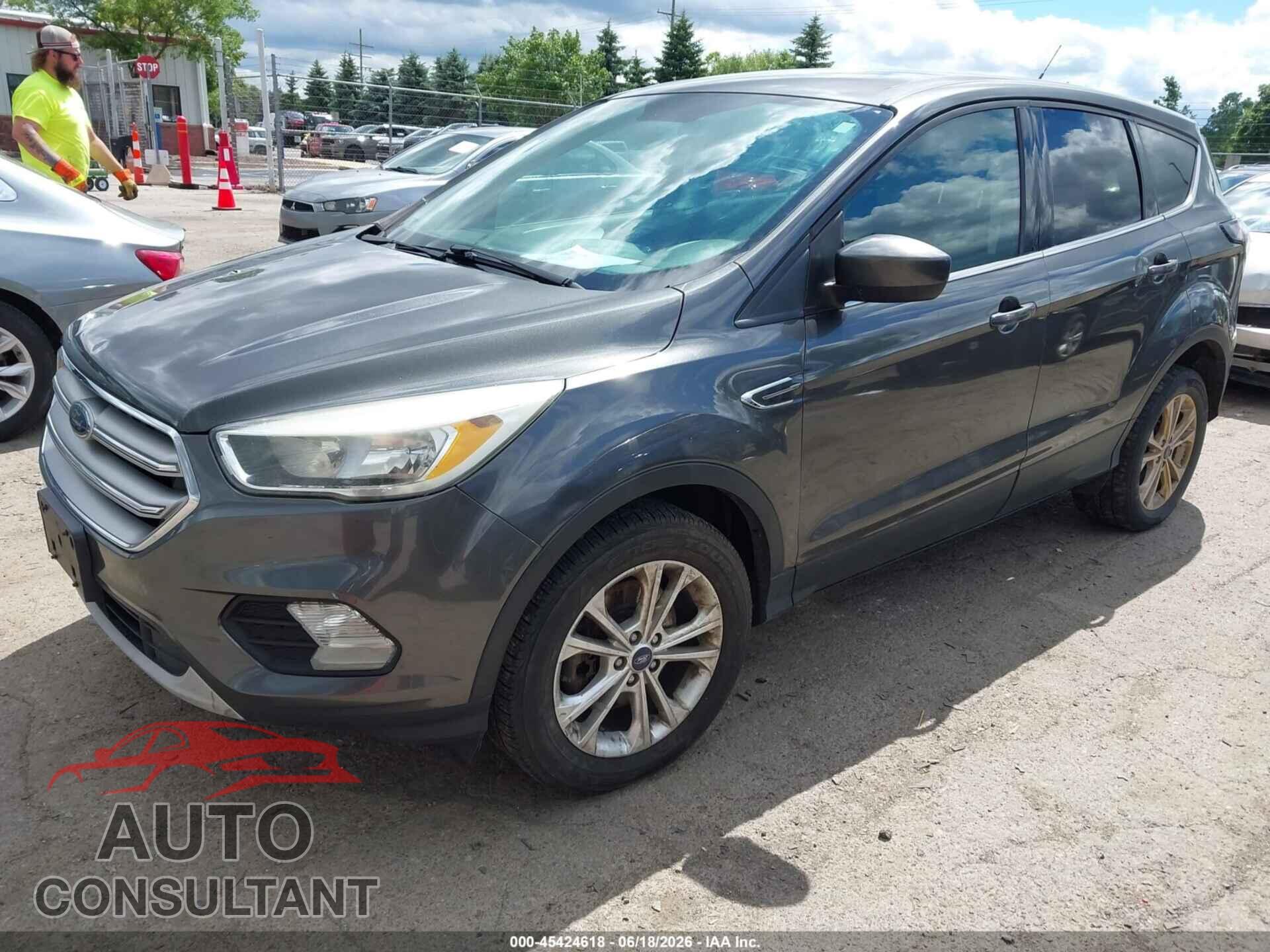 FORD ESCAPE 2017 - 1FMCU9GD1HUB45675