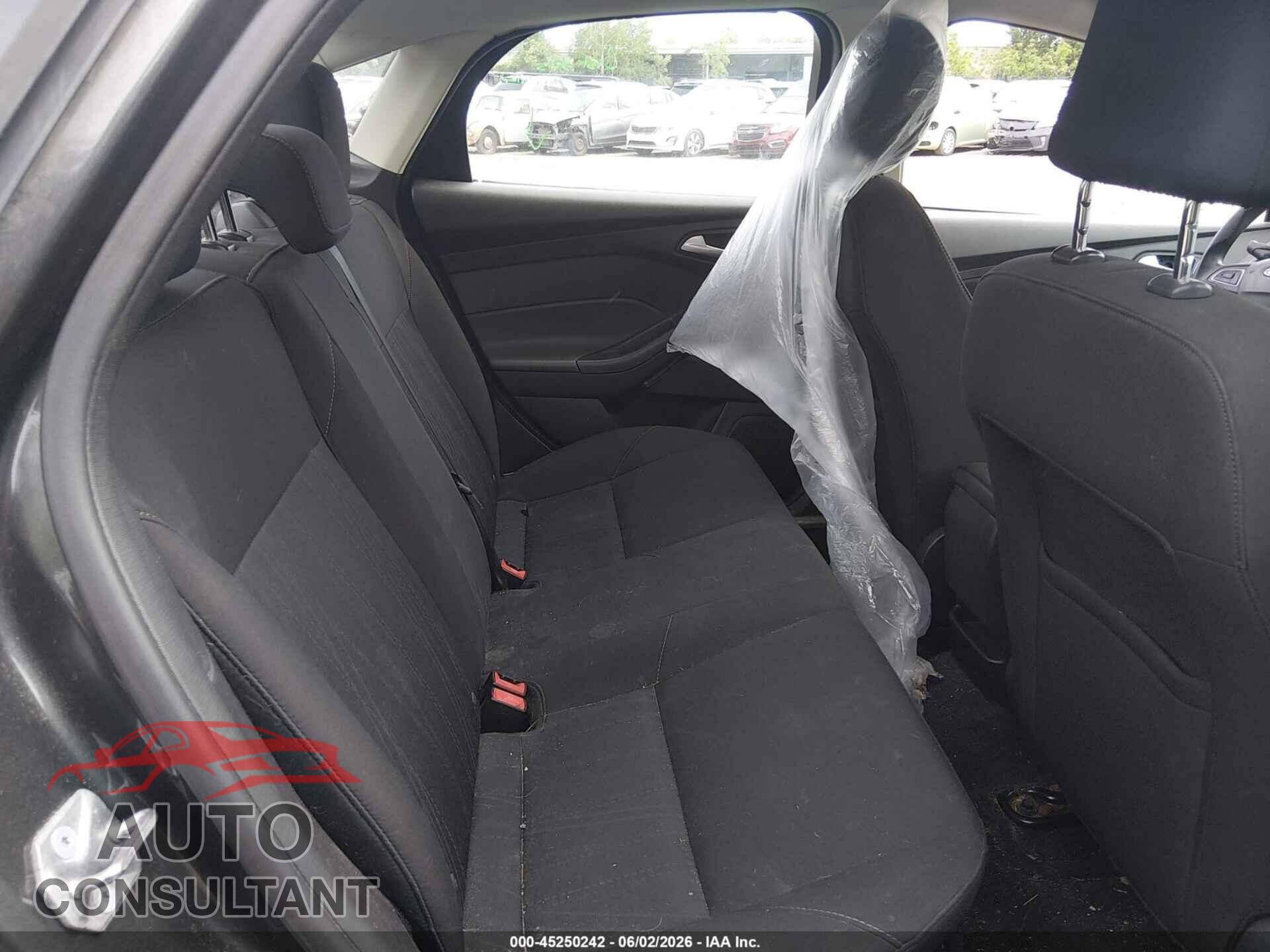 FORD FOCUS 2016 - 1FADP3F25GL239954