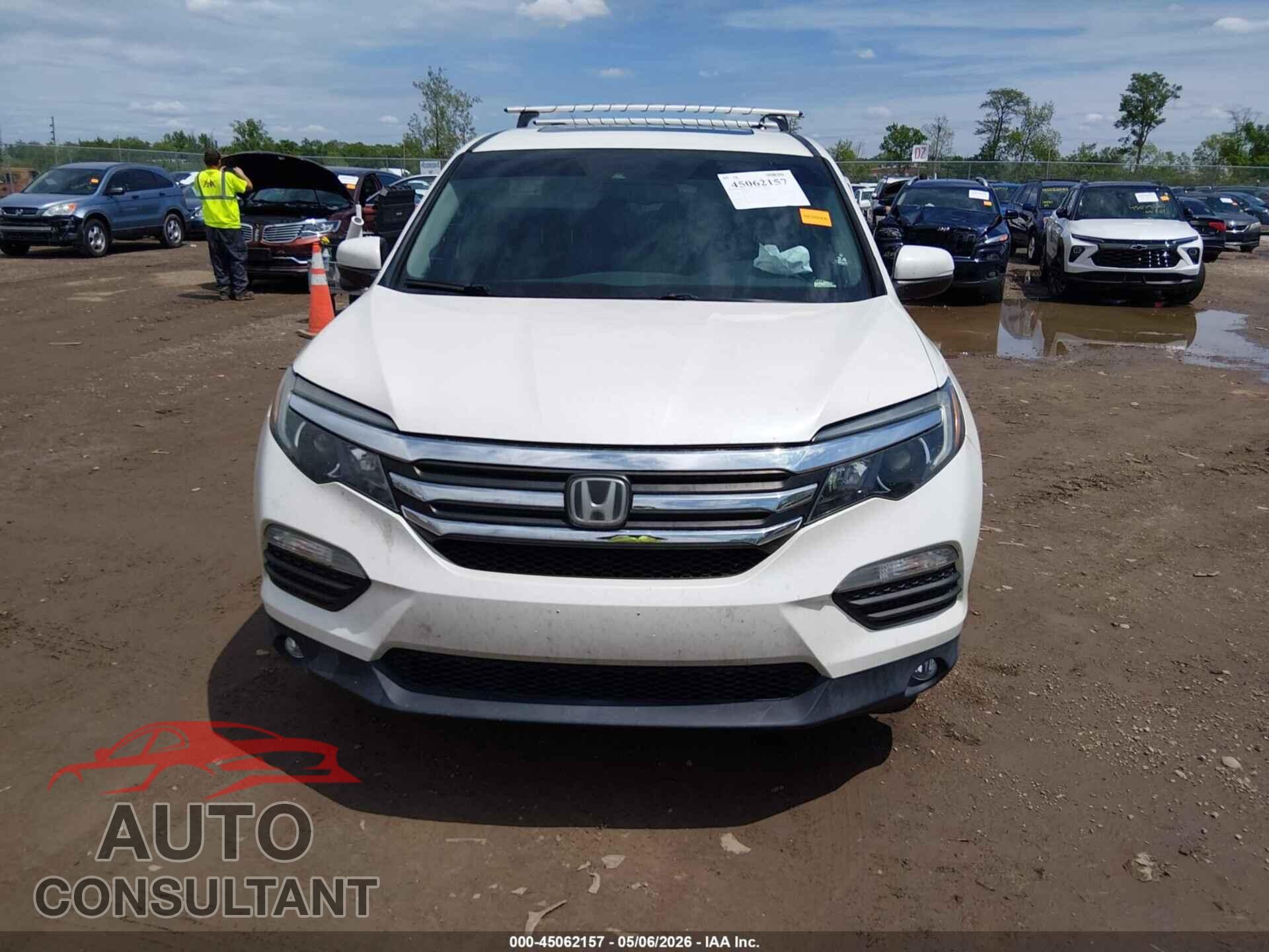 HONDA PILOT 2017 - 5FNYF6H62HB010765