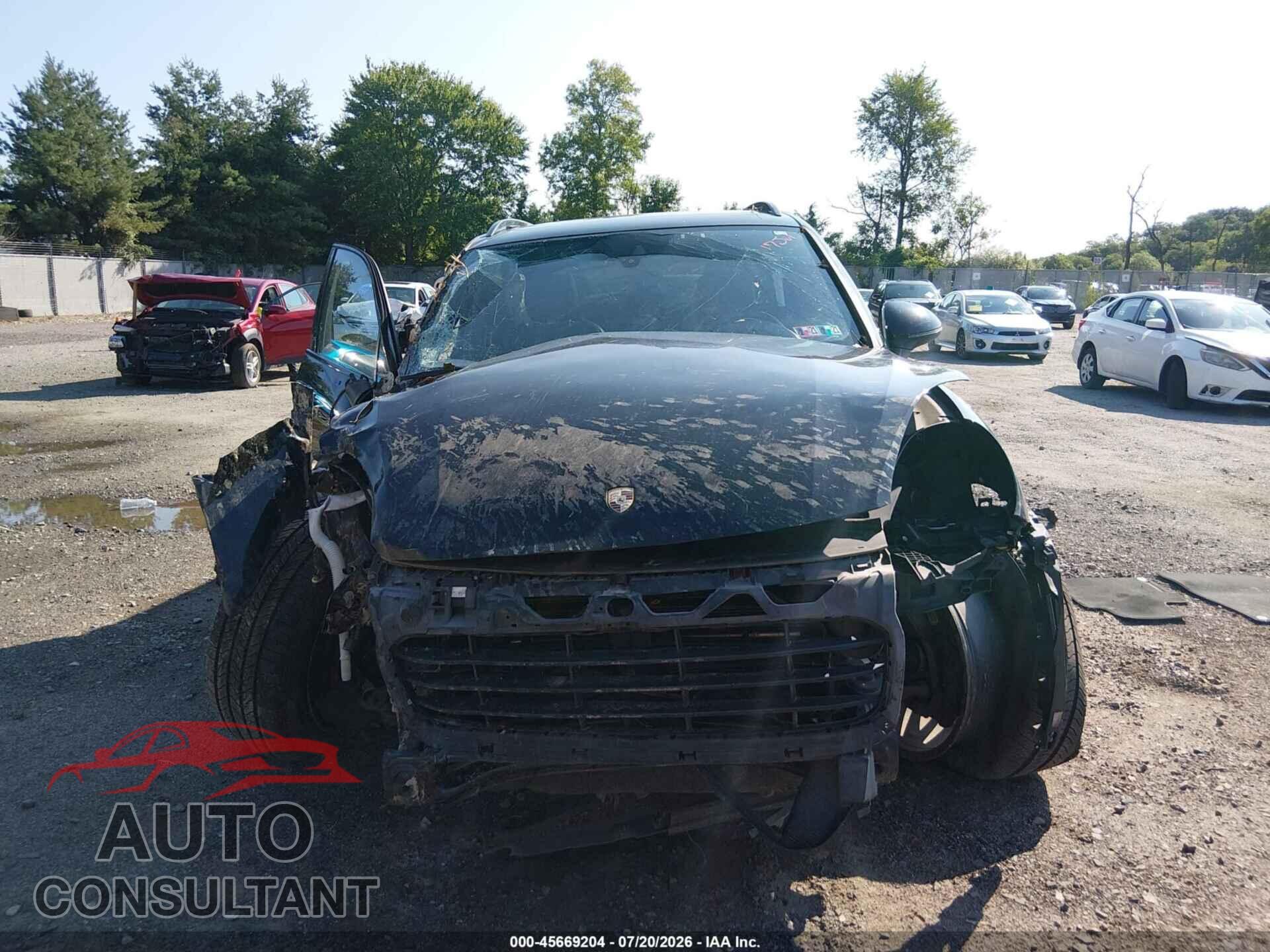 PORSCHE CAYENNE 2017 - WP1AA2A29HKA92298