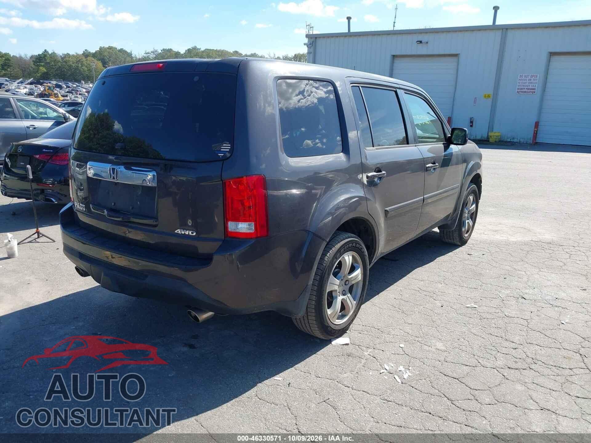 HONDA PILOT 2015 - 5FNYF4H52FB069274