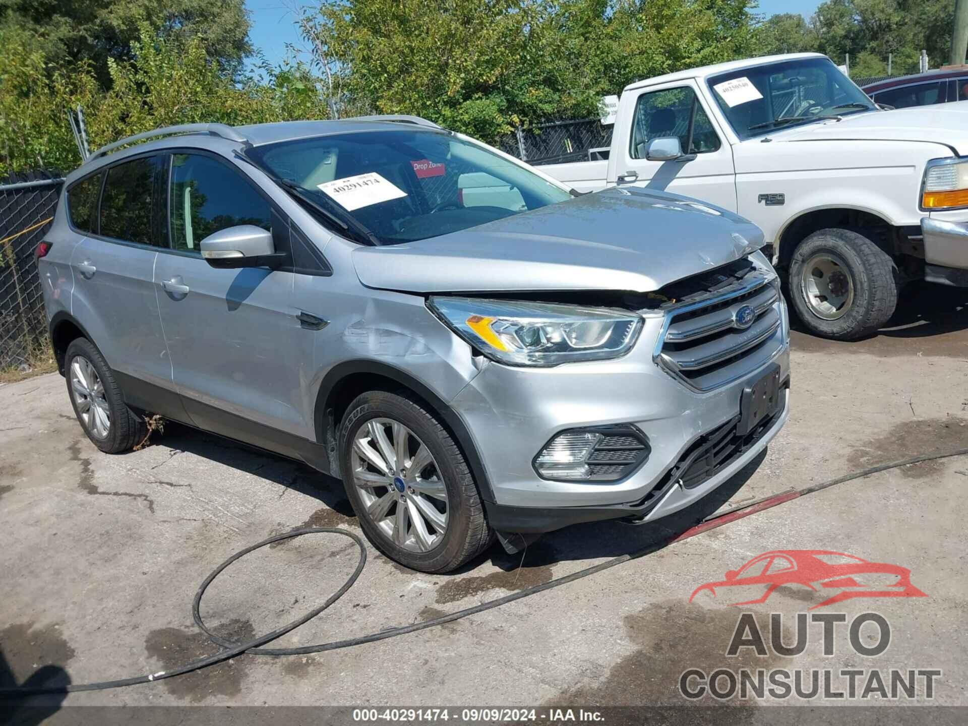 FORD ESCAPE 2017 - 1FMCU9J96HUD95949