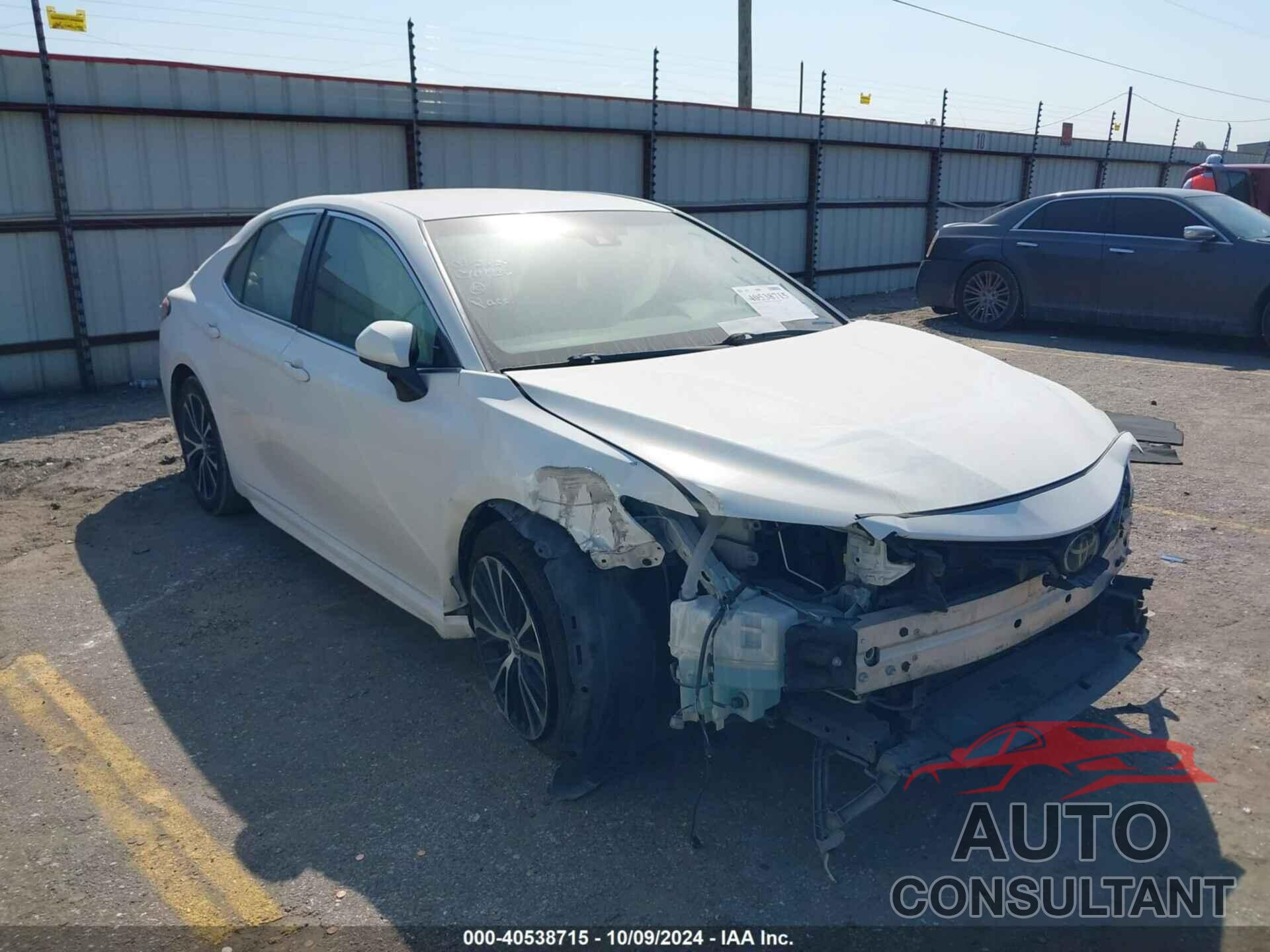 TOYOTA CAMRY 2018 - JTNB11HK1J3031366