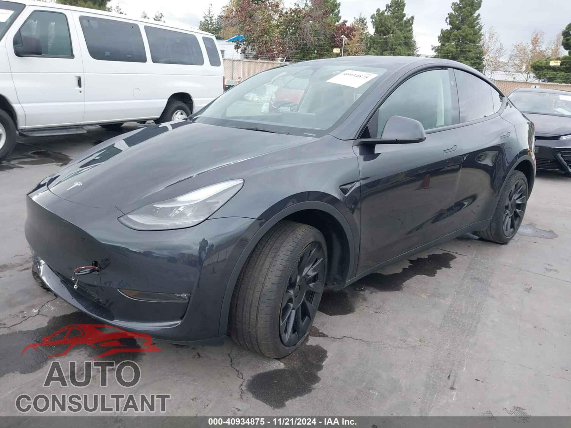 TESLA MODEL Y 2024 - 7SAYGDEE6RF025657