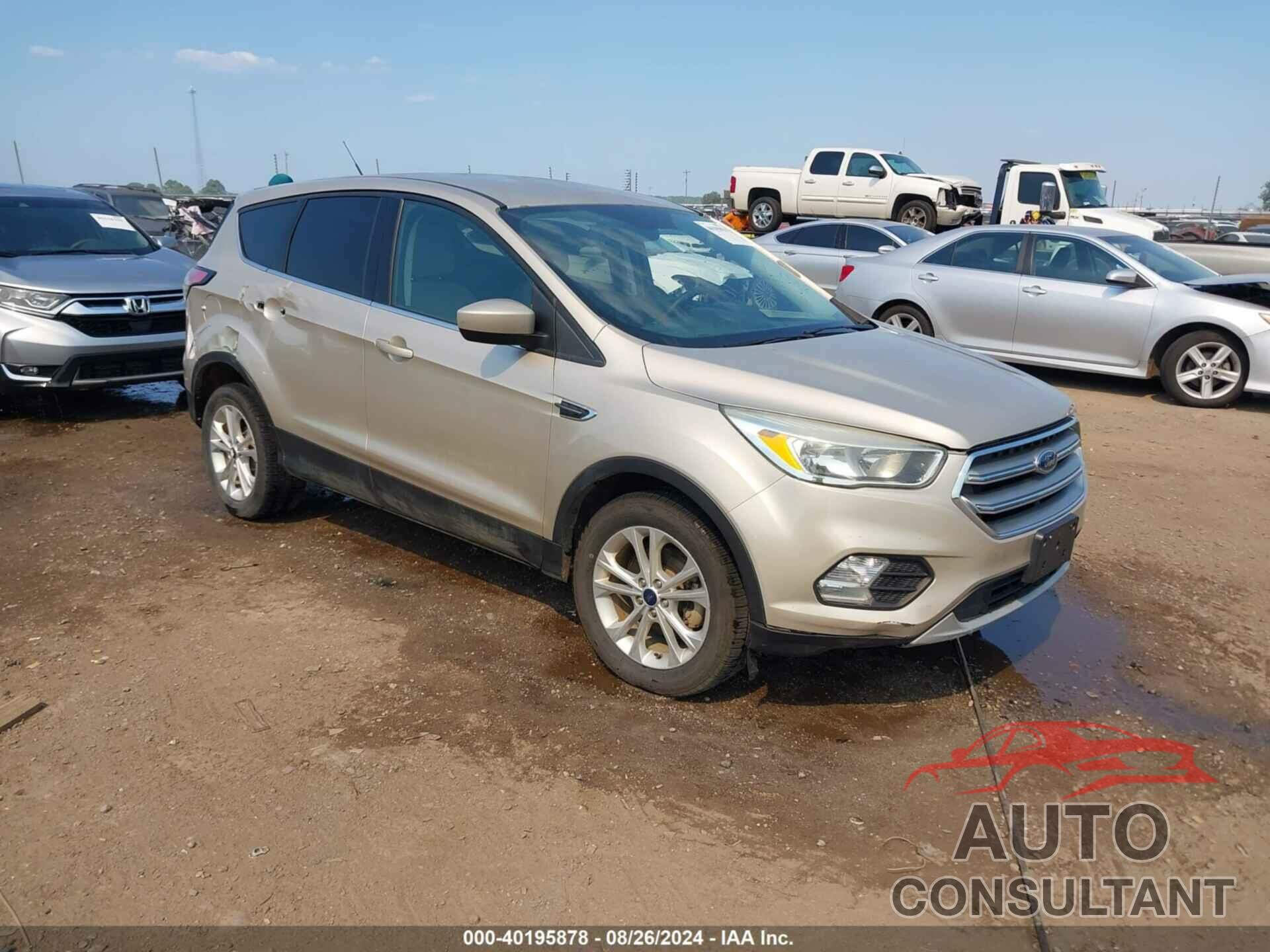 FORD ESCAPE 2017 - 1FMCU0GD3HUD78677