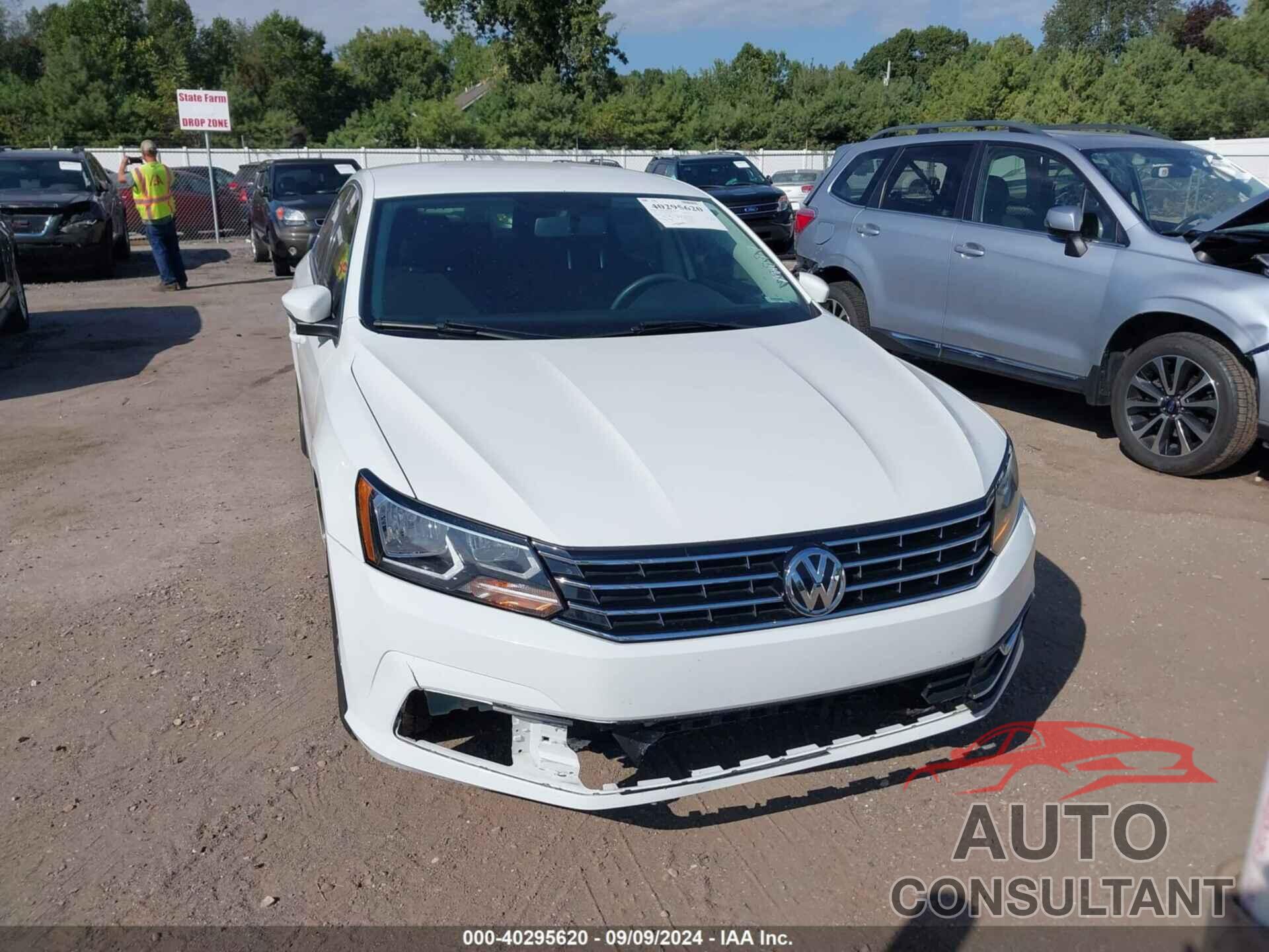 VOLKSWAGEN PASSAT 2016 - 1VWAT7A34GC016527