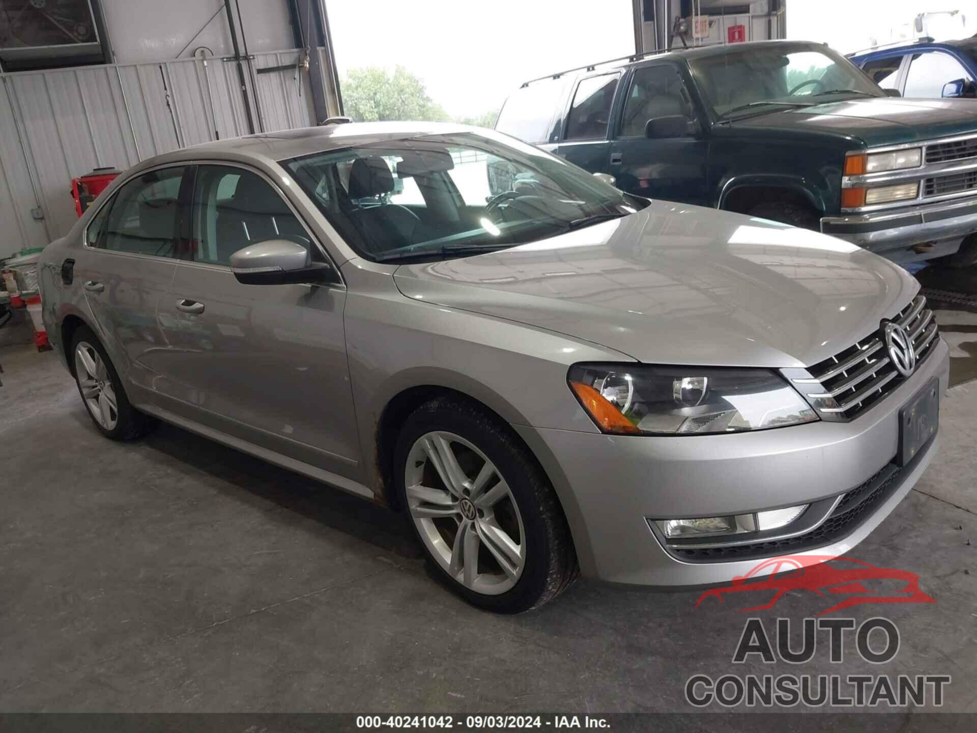 VOLKSWAGEN PASSAT 2013 - 1VWCN7A38DC020417