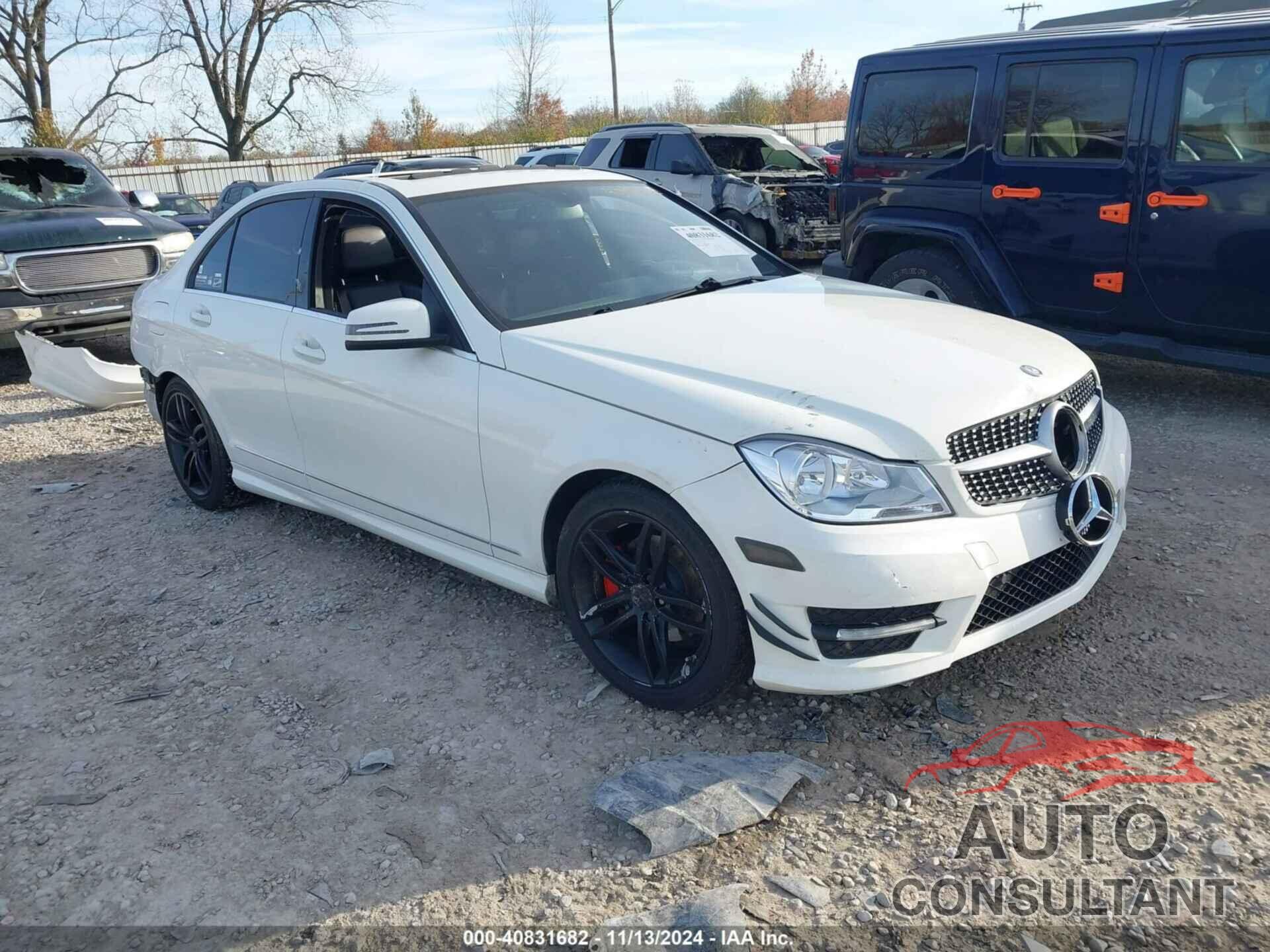 MERCEDES-BENZ C 300 2012 - WDDGF8BB3CR212598