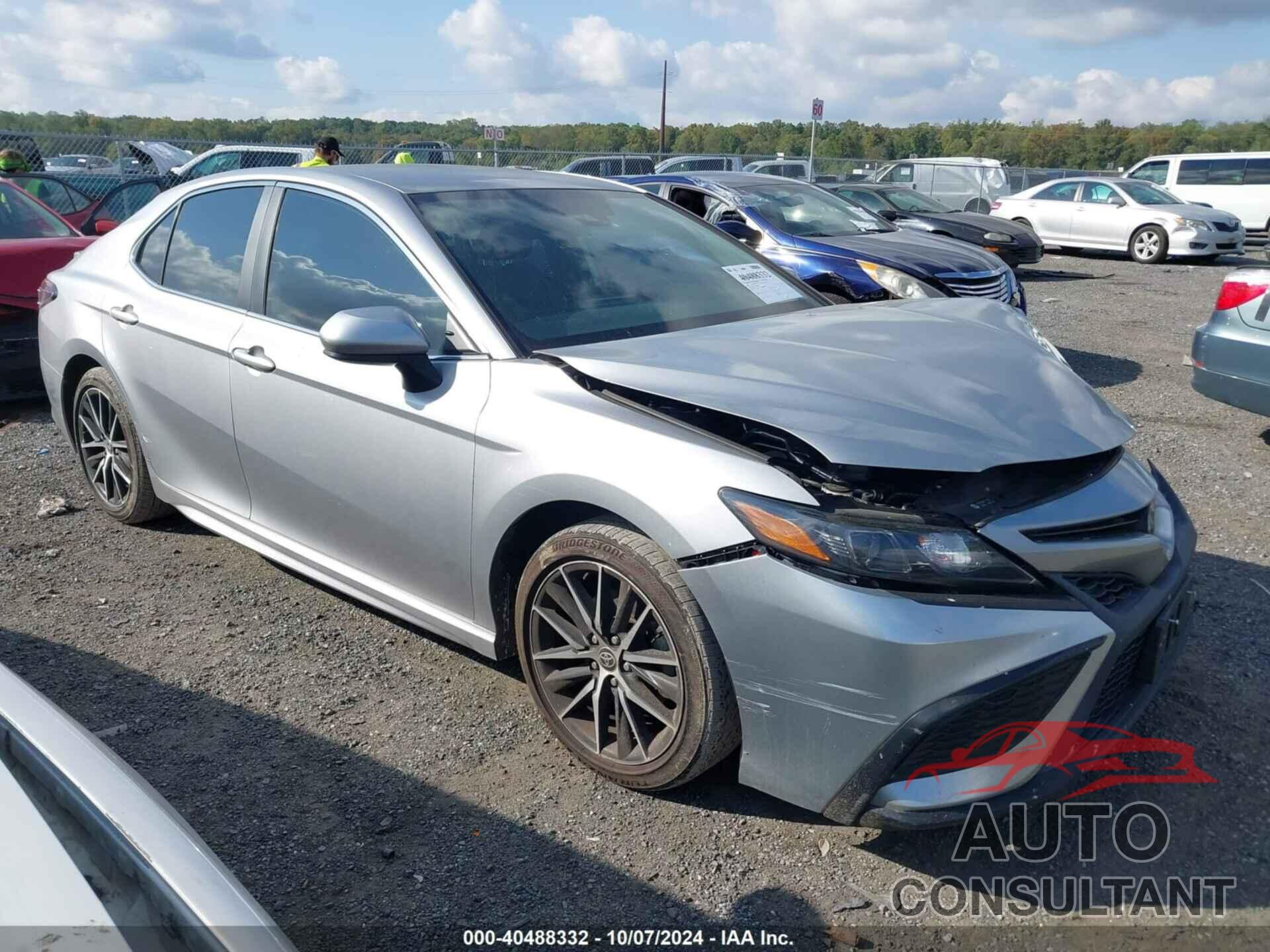 TOYOTA CAMRY 2021 - 4T1G11AK0MU560371