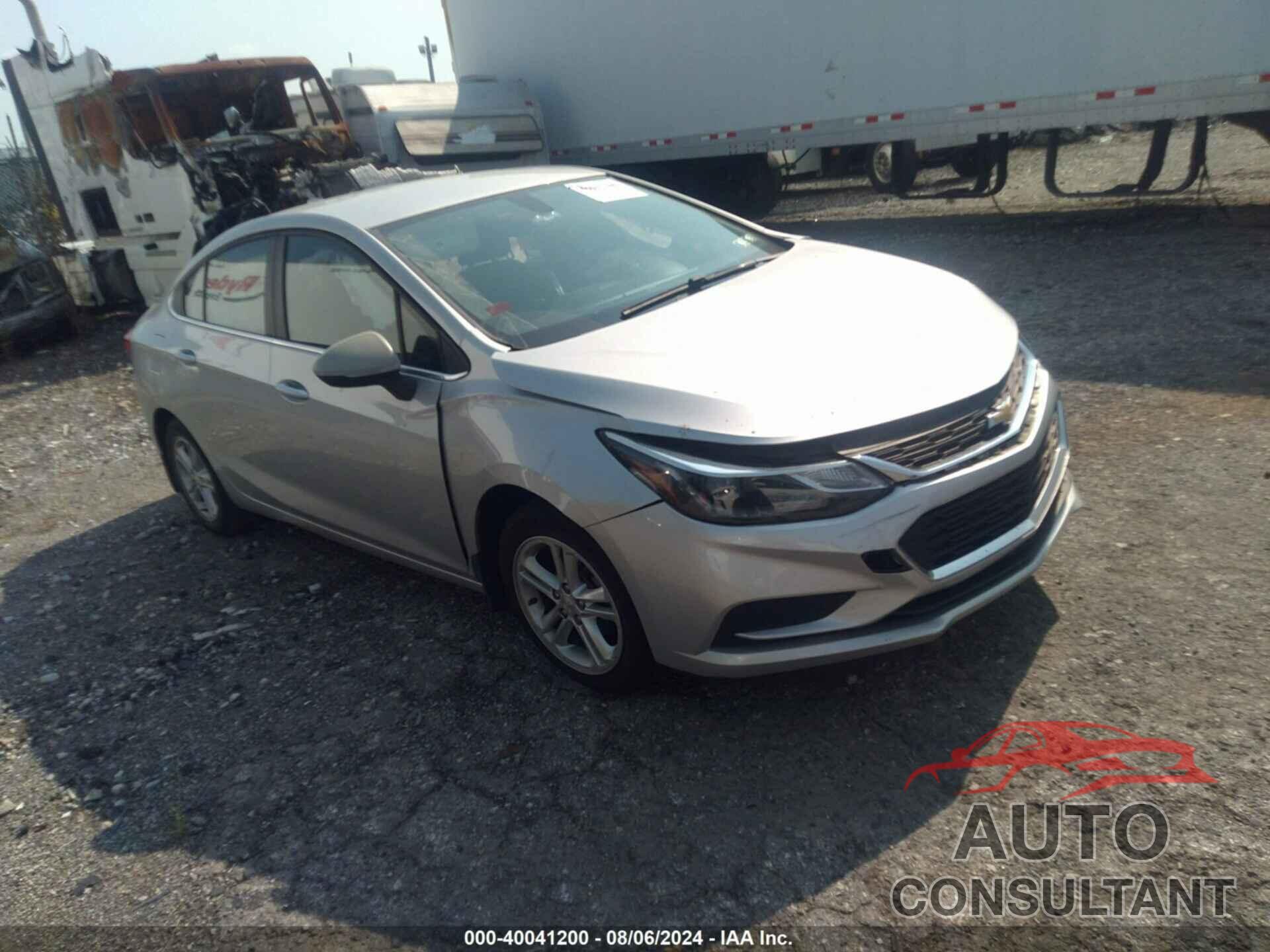 CHEVROLET CRUZE 2018 - 1G1BE5SM8J7126180
