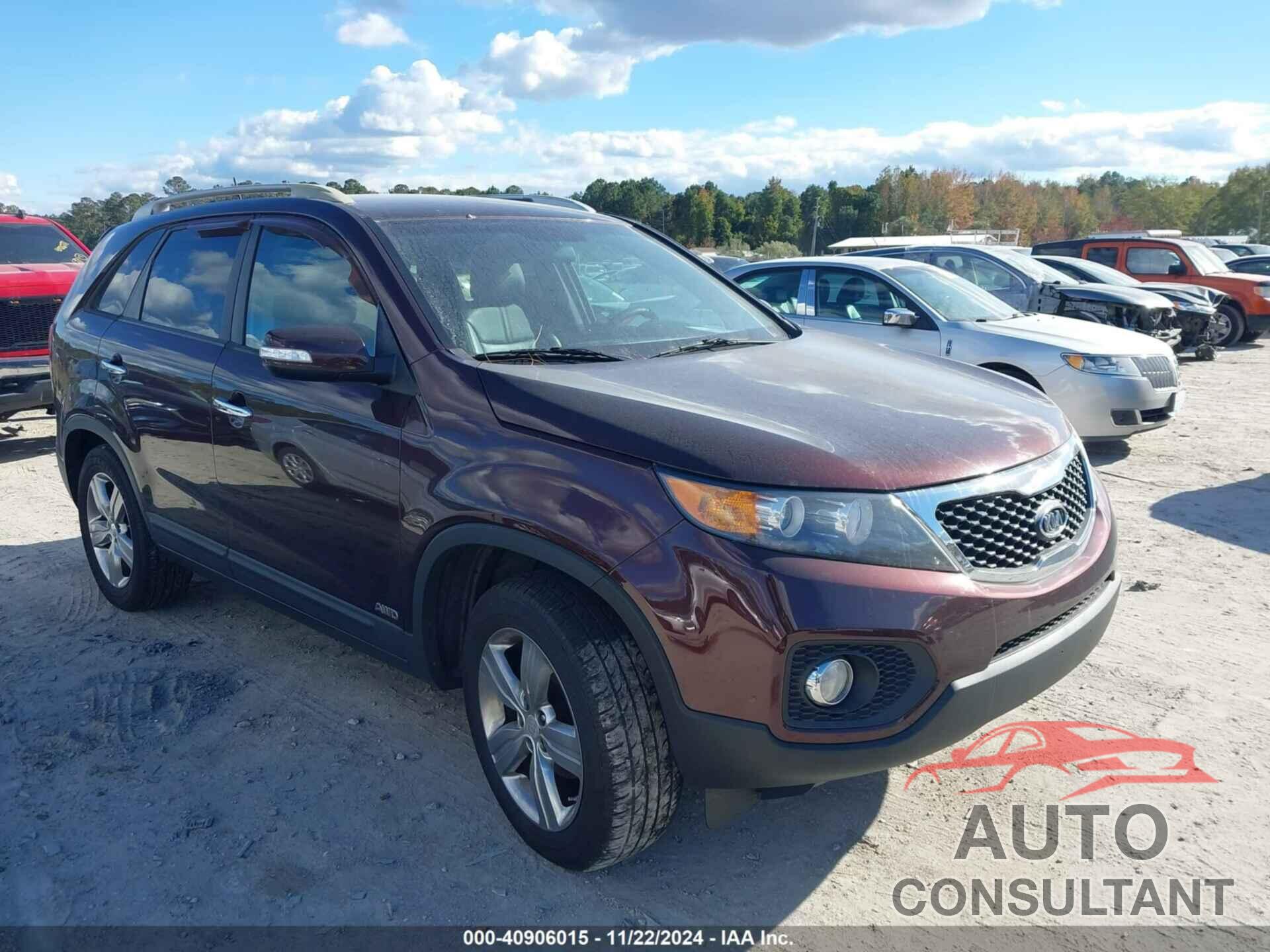 KIA SORENTO 2013 - 5XYKUCA67DG320417