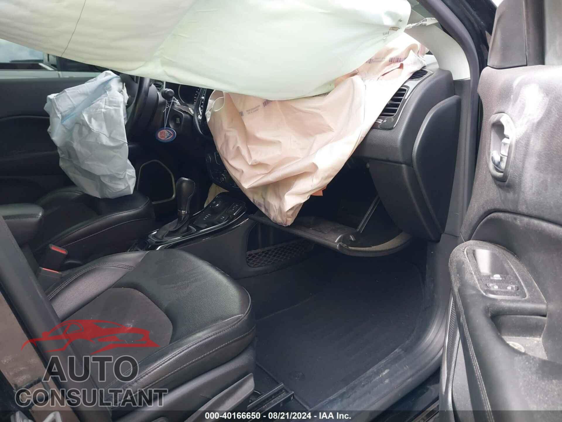 JEEP COMPASS 2020 - 3C4NJDBB3LT228199