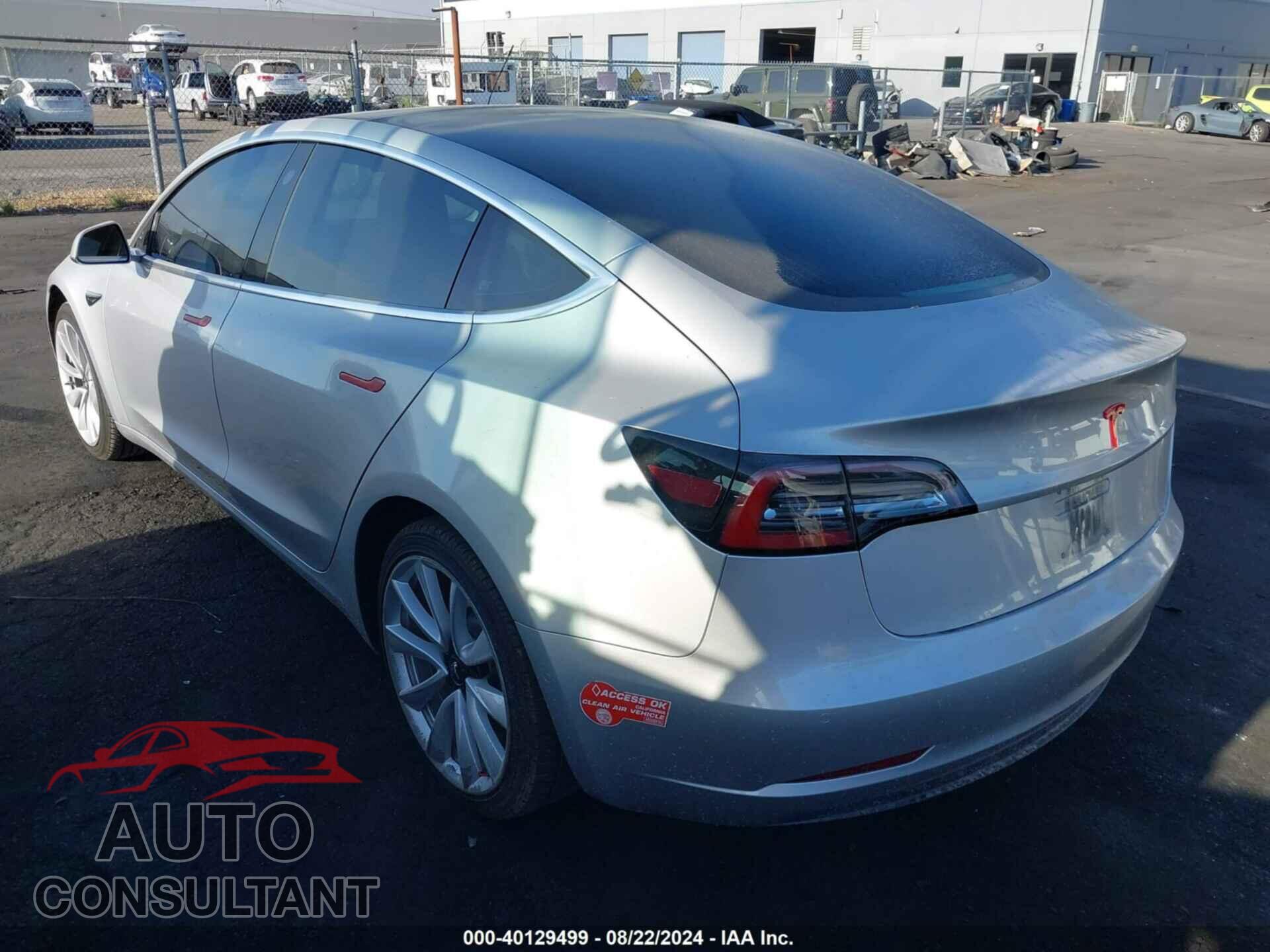 TESLA MODEL 3 2018 - 5YJ3E1EA4JF098457