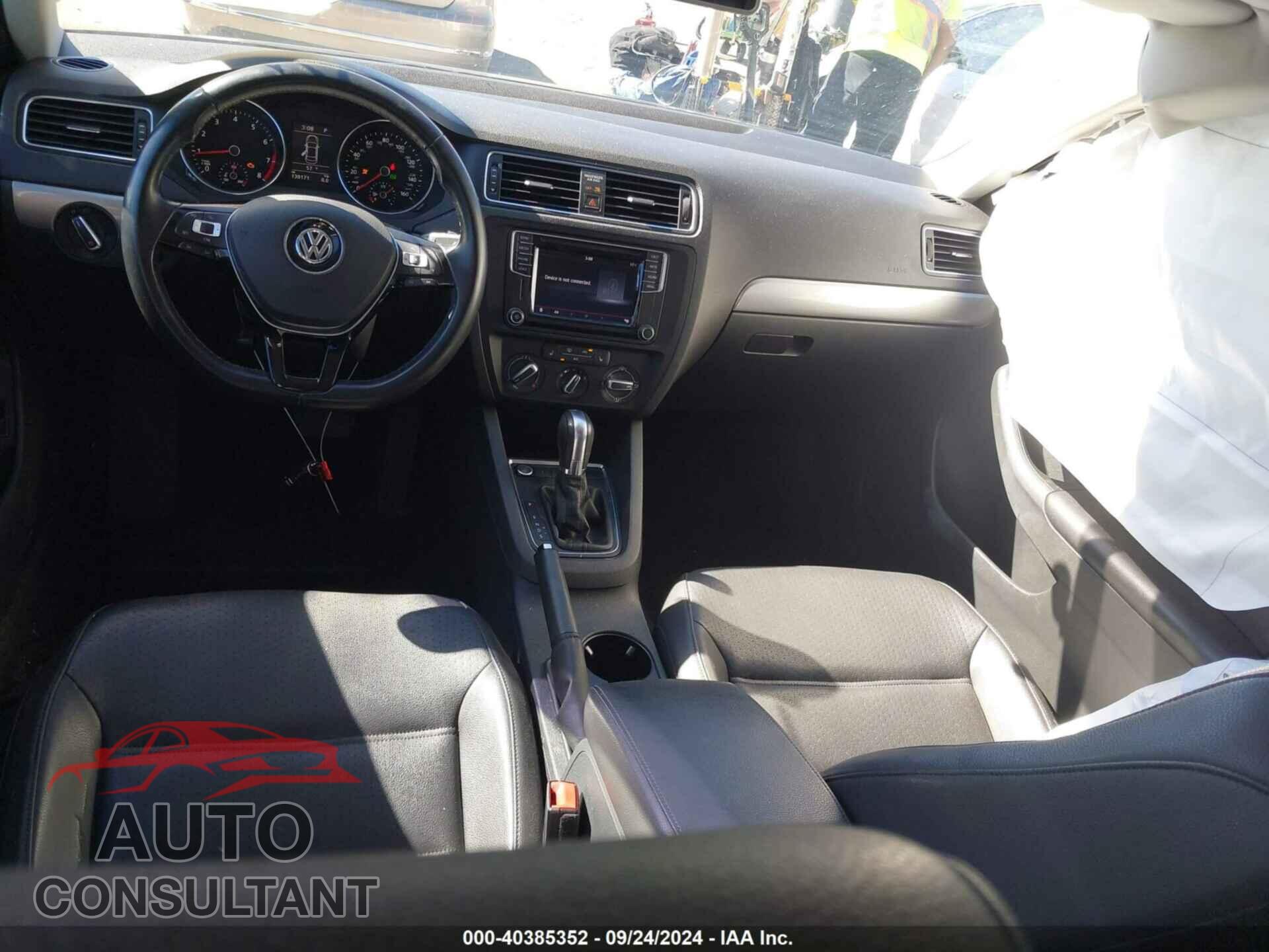 VOLKSWAGEN JETTA 2017 - 3VWDB7AJXHM293584