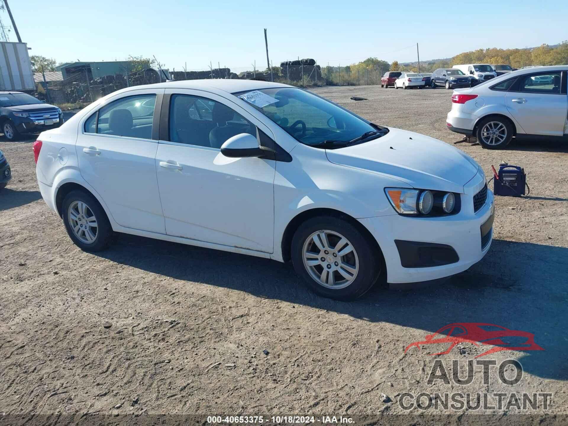 CHEVROLET SONIC 2012 - 1G1JC5SH3C4114821