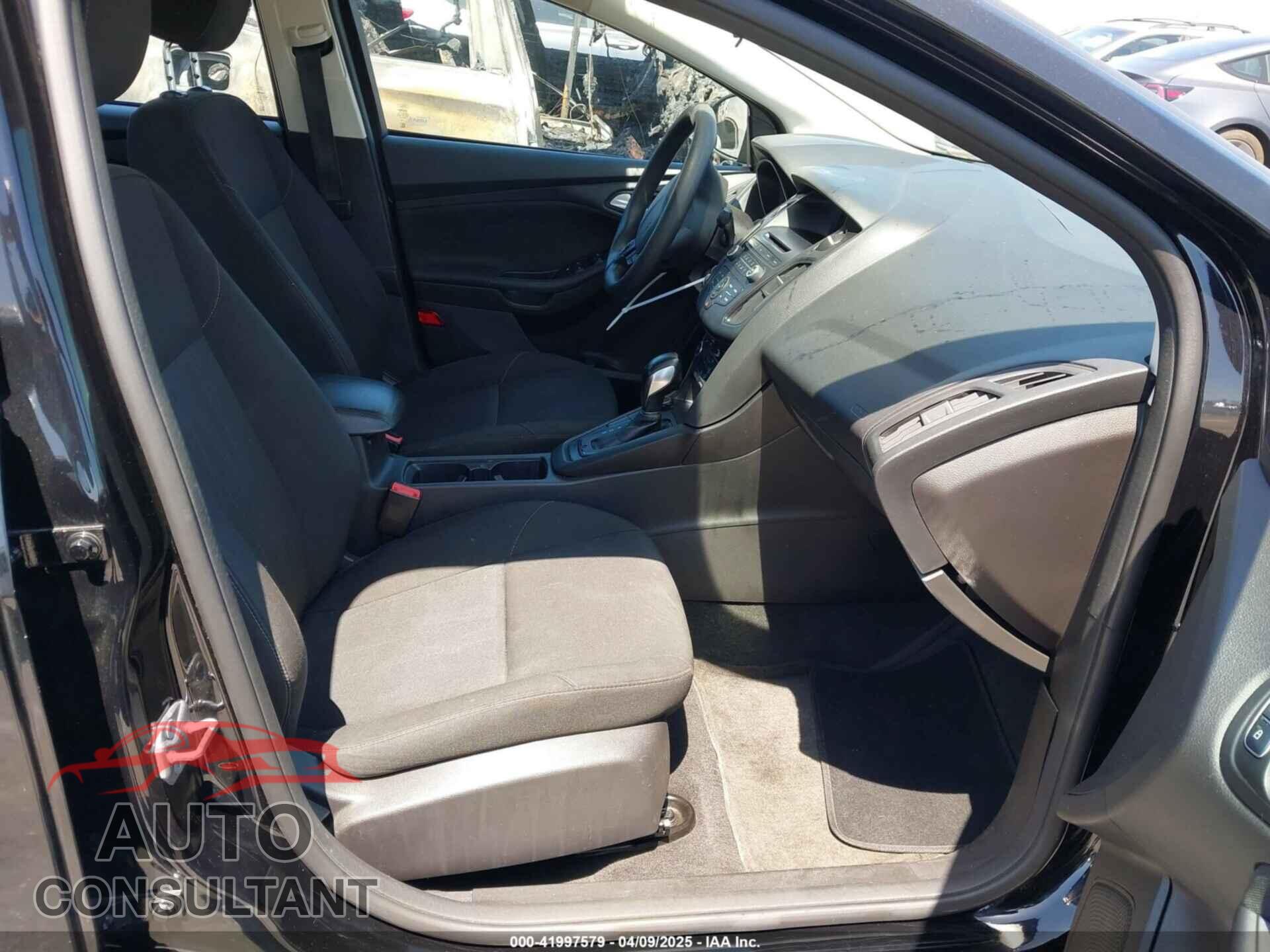 FORD FOCUS 2017 - 1FADP3FE7HL289993