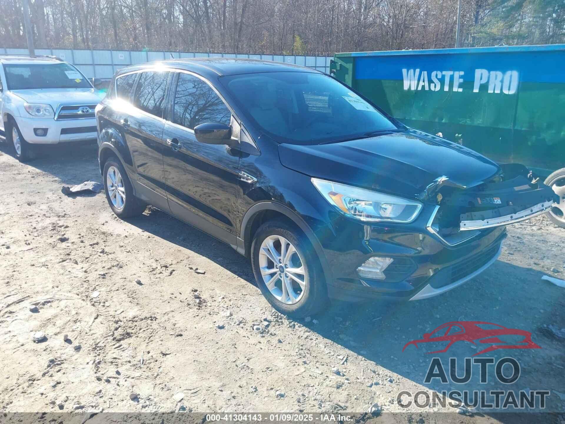 FORD ESCAPE 2017 - 1FMCU0GD7HUC59045