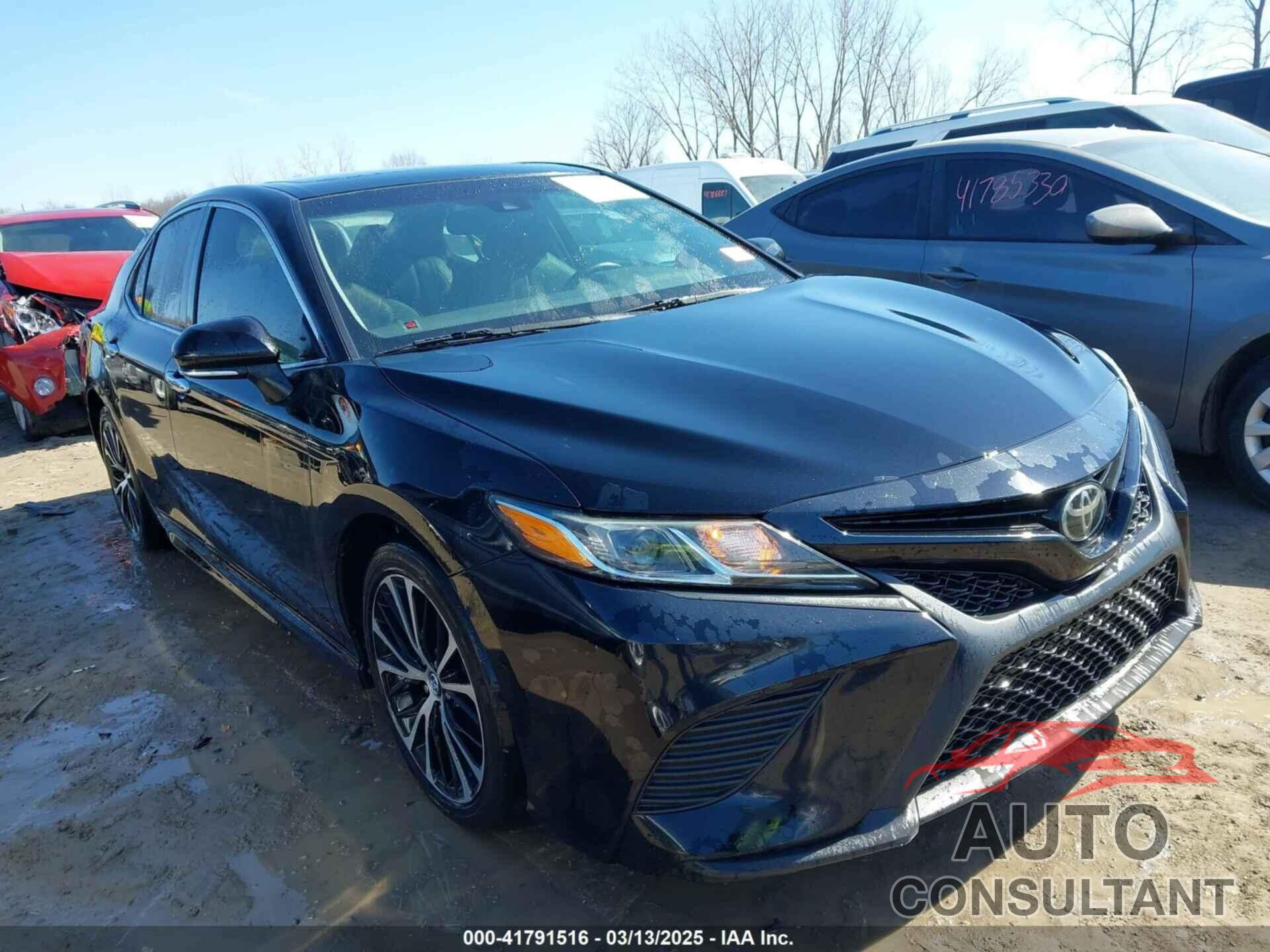 TOYOTA CAMRY 2018 - 4T1B11HK7JU545314