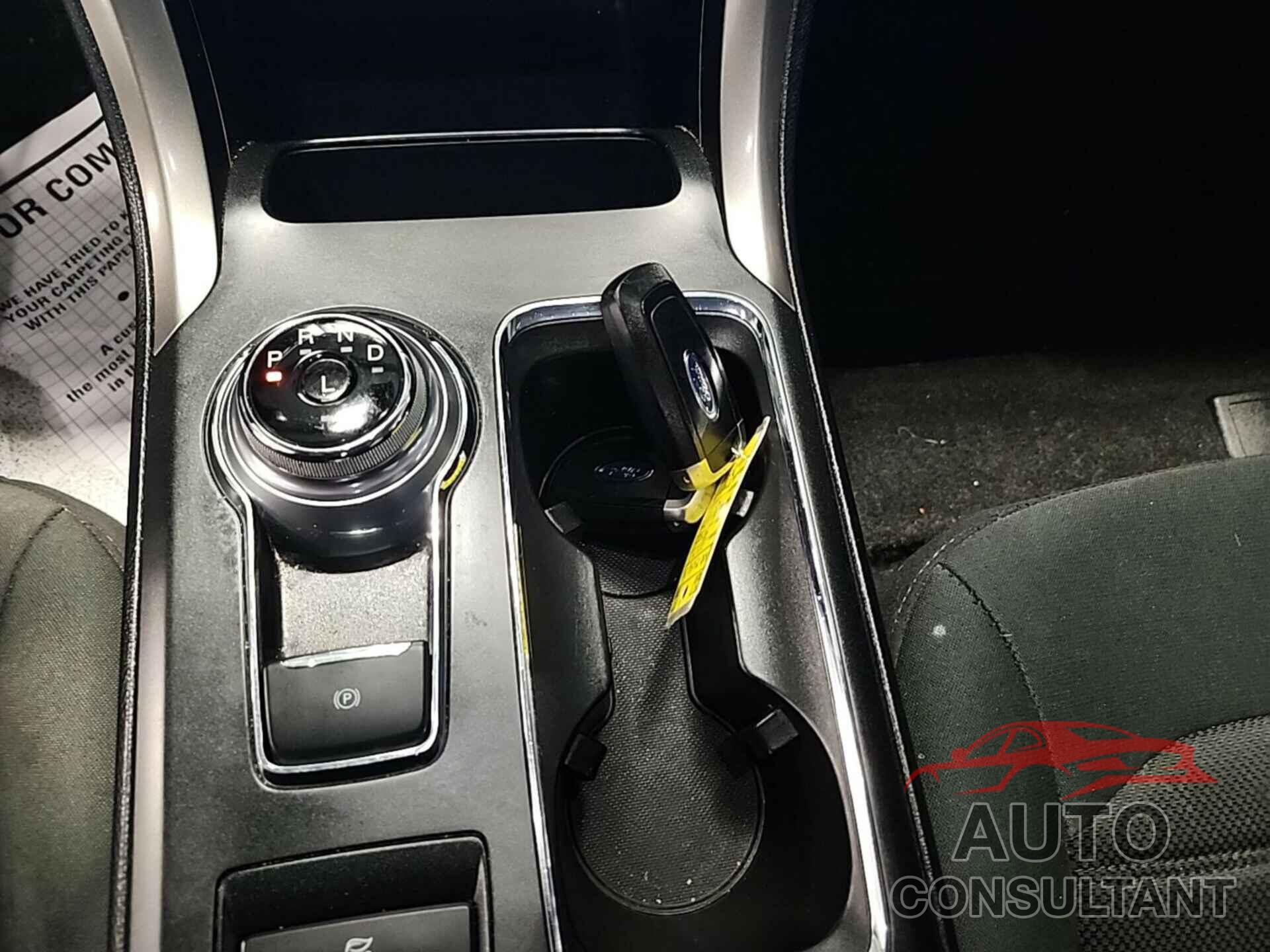 FORD FUSION HYBRID 2019 - 3FA6P0LU7KR255676