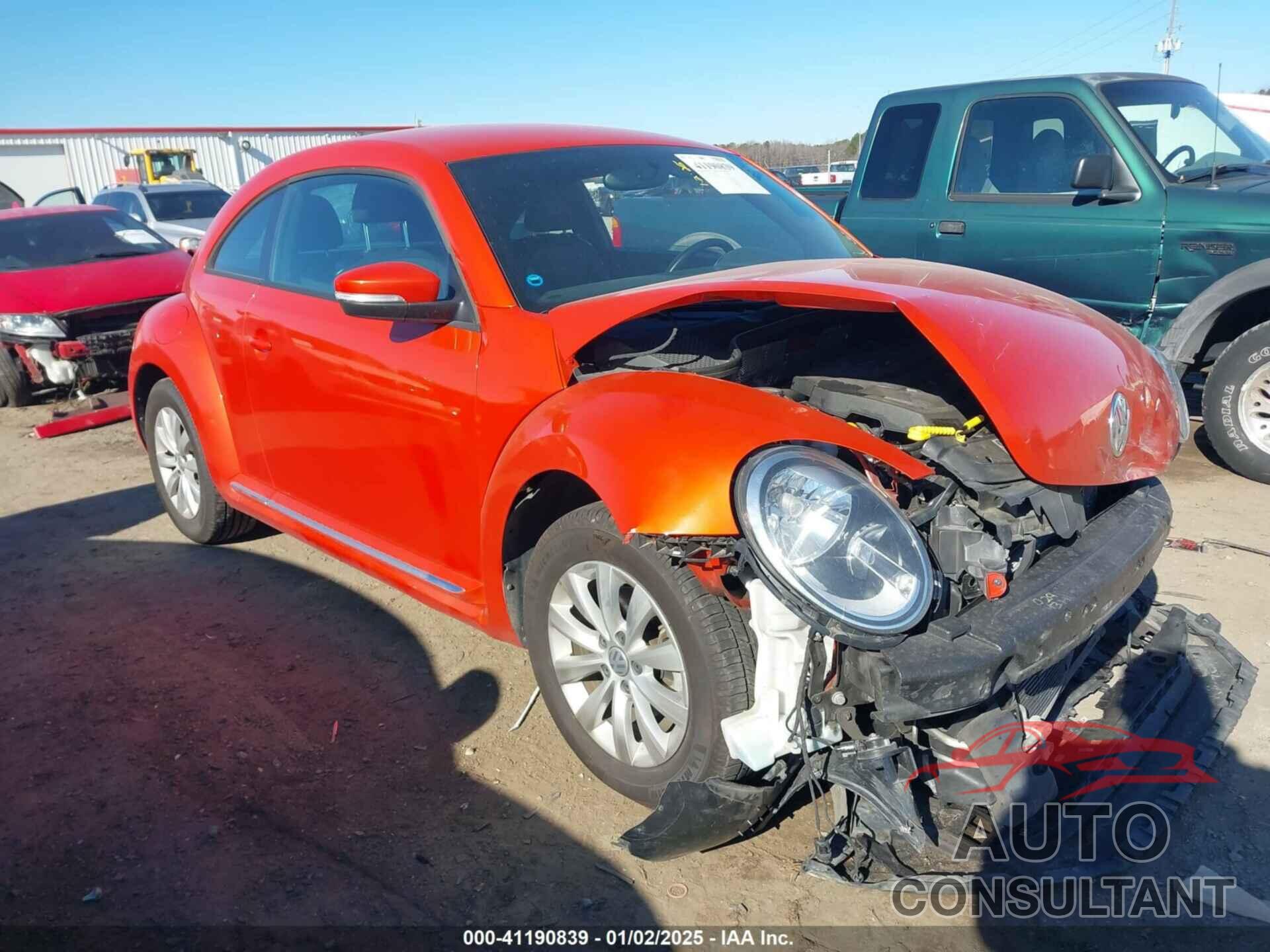 VOLKSWAGEN BEETLE 2019 - 3VWFD7AT7KM719940