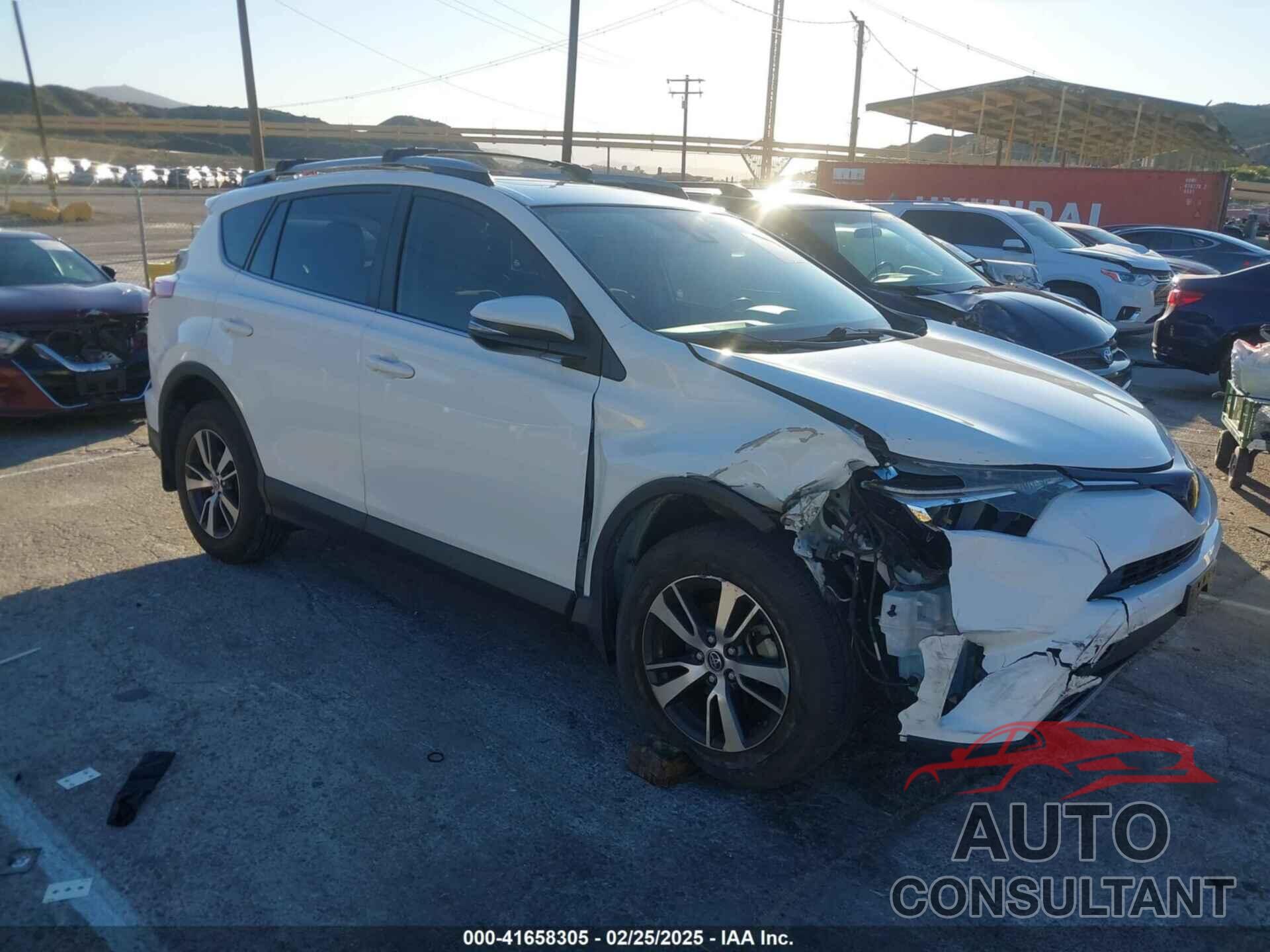 TOYOTA RAV4 2018 - JTMRFREV0JJ735636