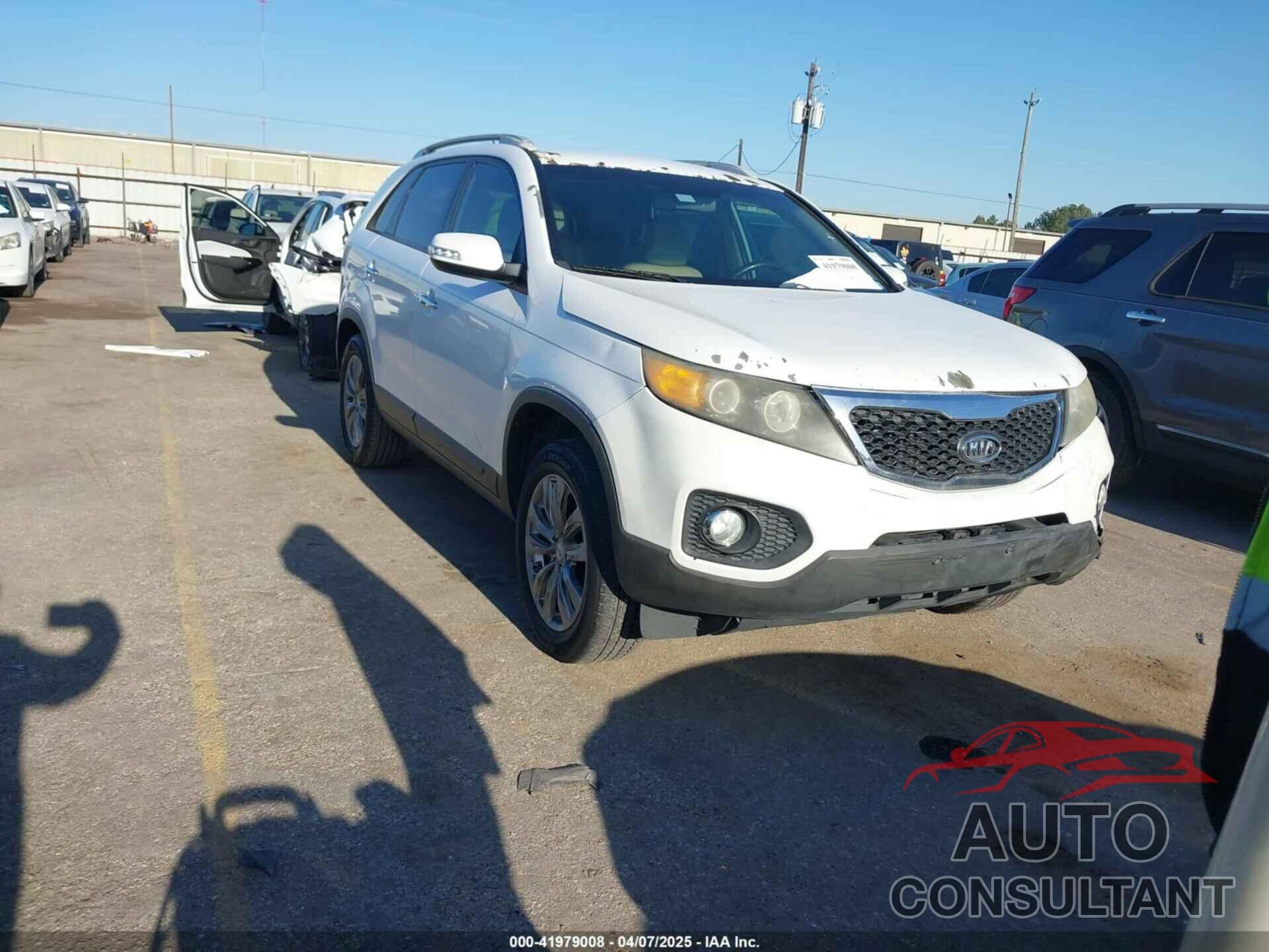 KIA SORENTO 2011 - 5XYKU3A12BG103410