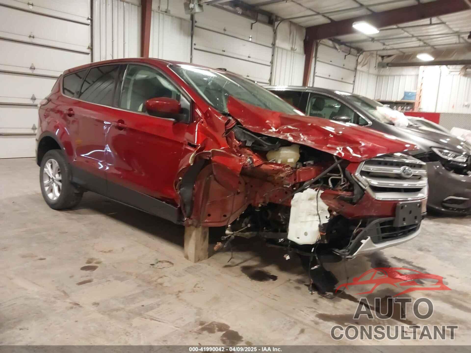 FORD ESCAPE 2017 - 1FMCU9G97HUF07505