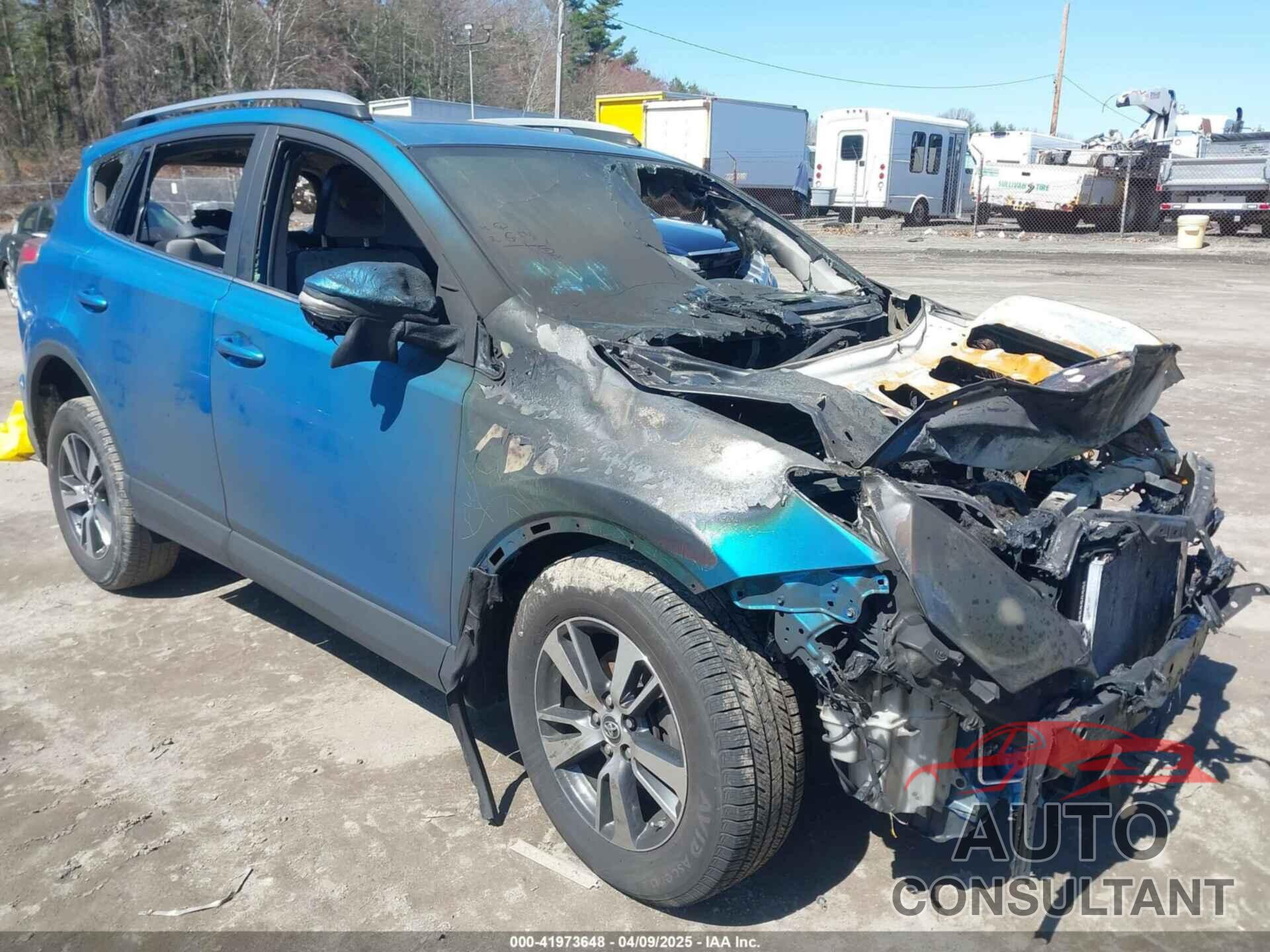 TOYOTA RAV4 2017 - JTMWFREV3HD108330
