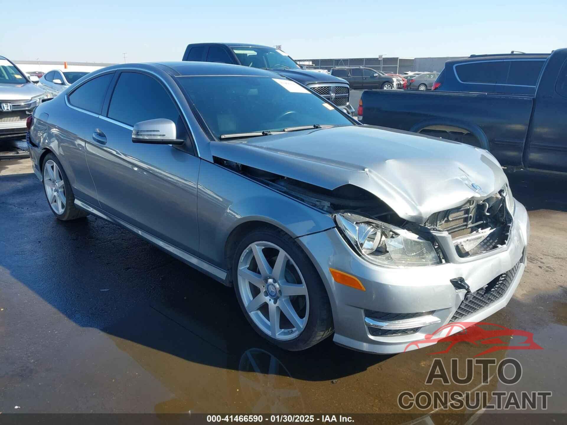 MERCEDES-BENZ C 250 2013 - WDDGJ4HBXDG020882