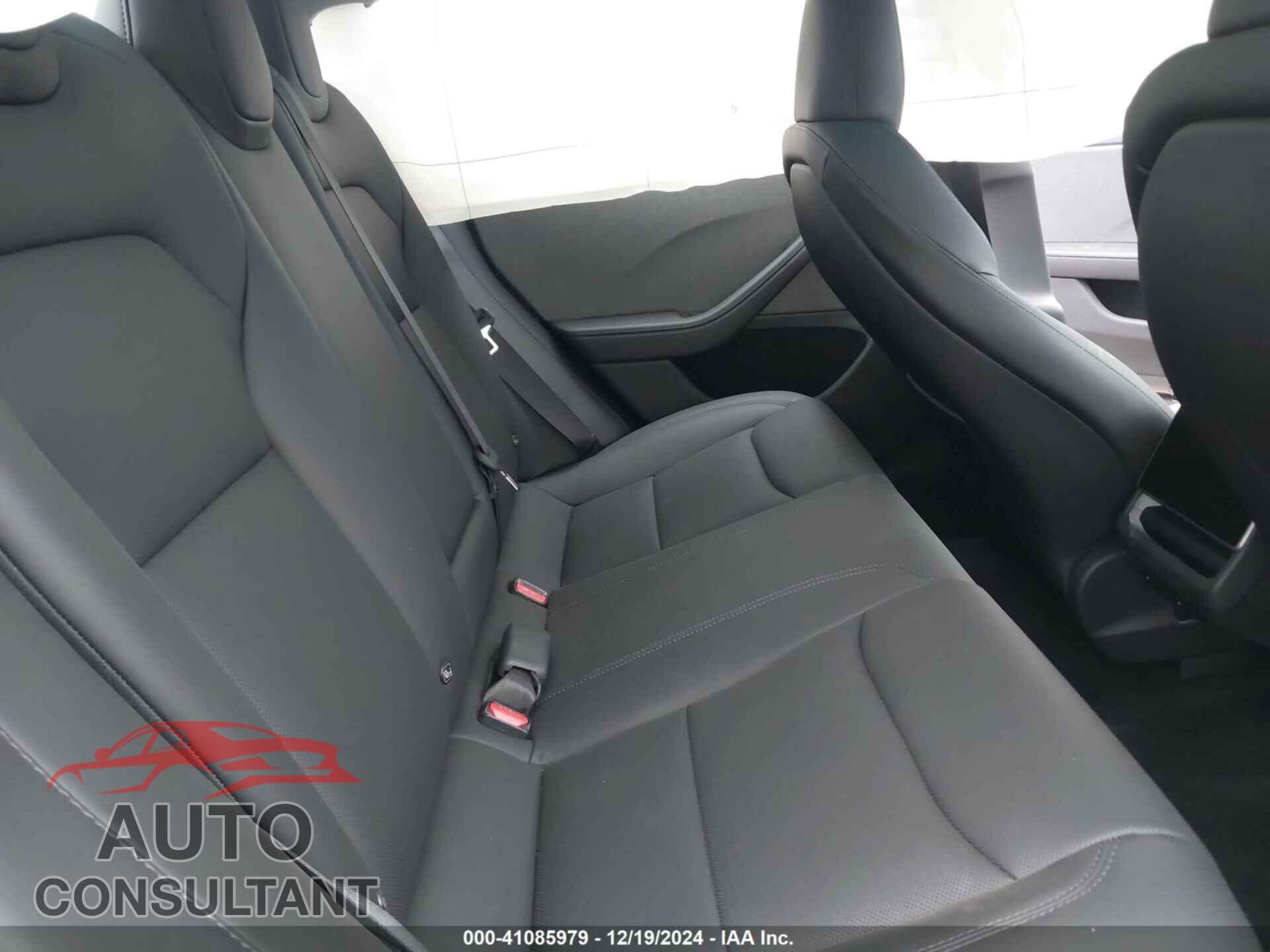 TESLA MODEL 3 2024 - 5YJ3E1EA8RF861592