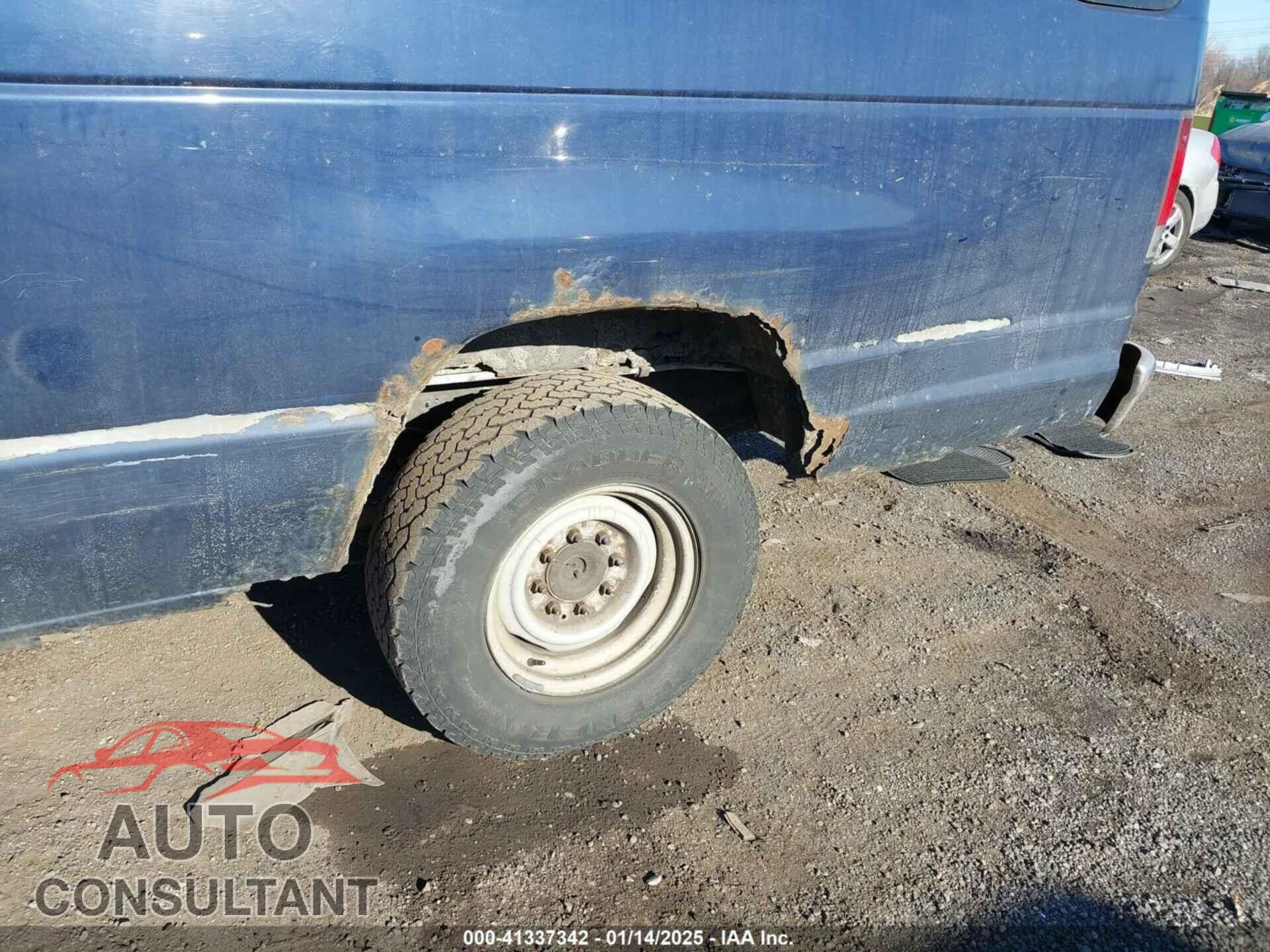 FORD E-350 SUPER DUTY 2011 - 1FBSS3BL4BDB37647