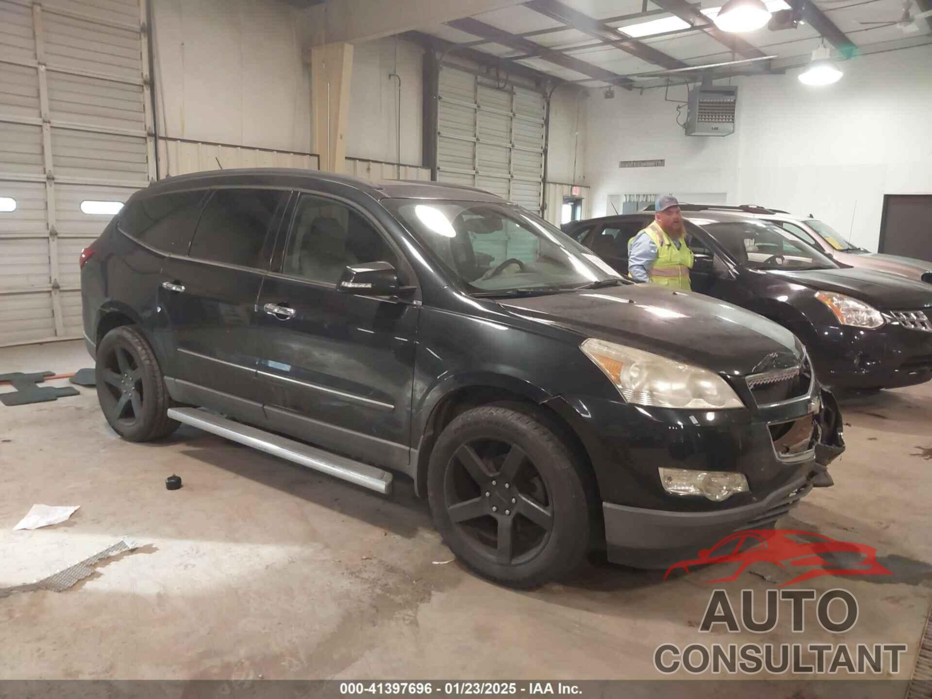 CHEVROLET TRAVERSE 2012 - 1GNKRLEDXCJ388520