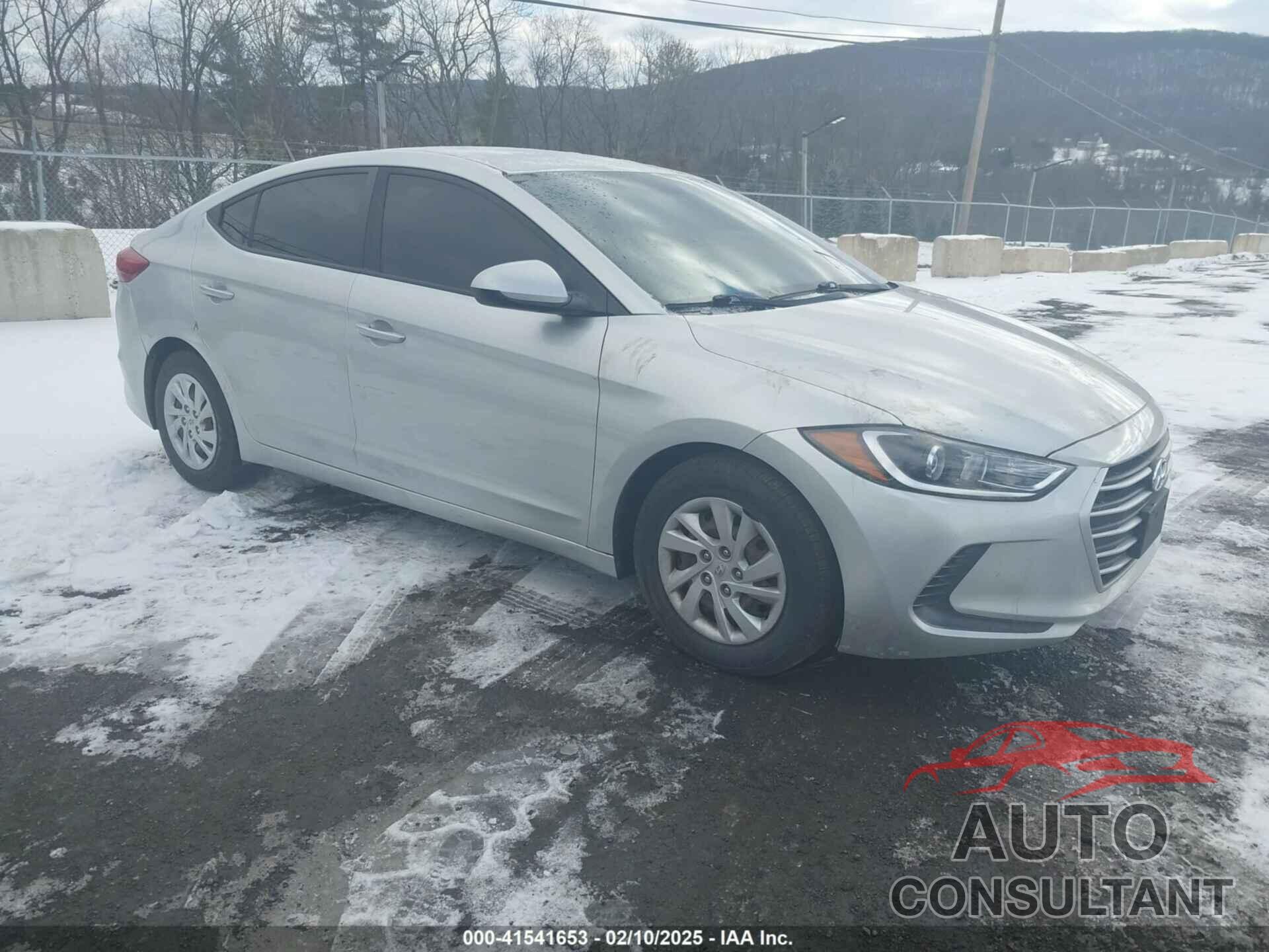 HYUNDAI ELANTRA 2018 - 5NPD74LF8JH385851